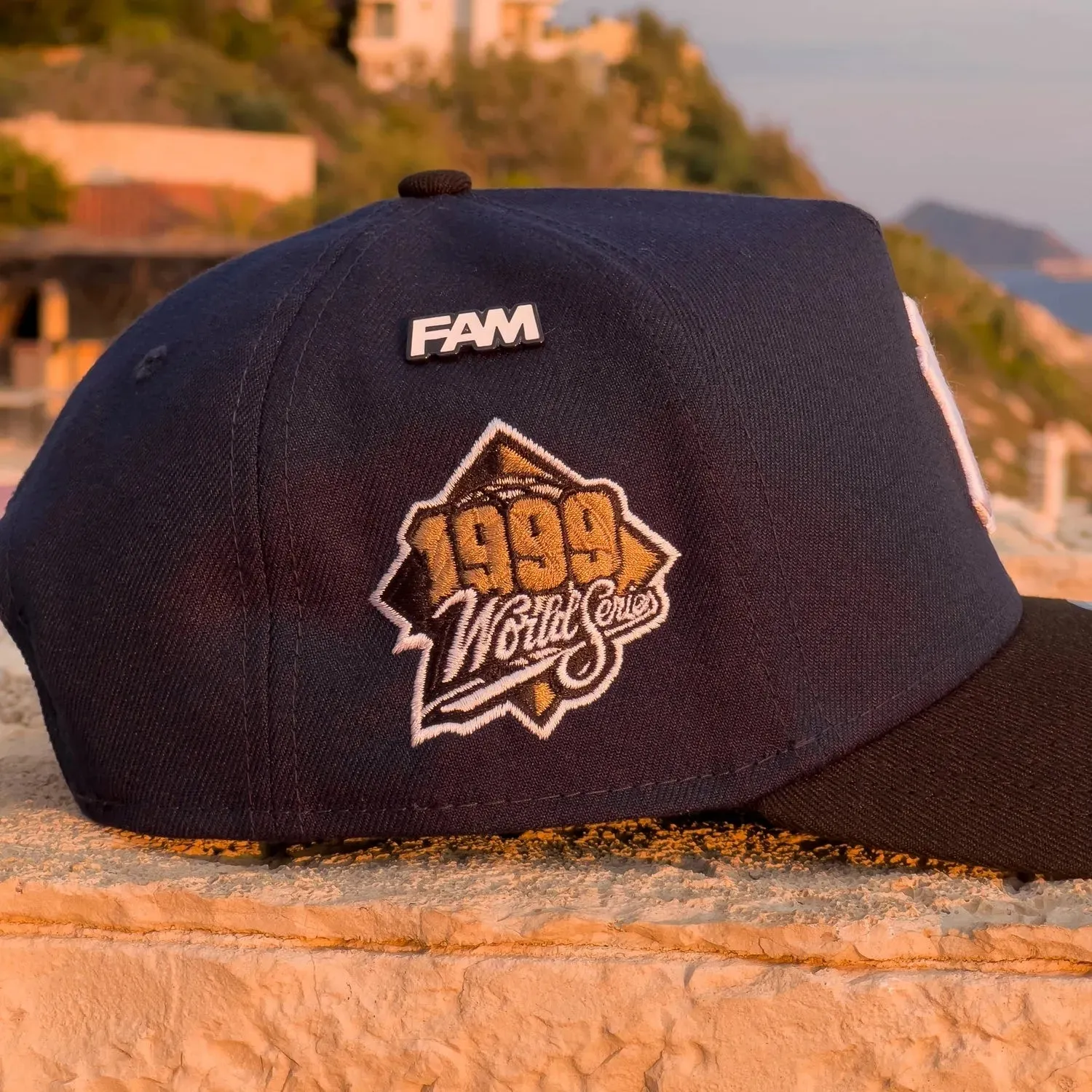 NEW ERA 9FORTY A-FRAME NEW YORK YANKEES WORLD SERIES 1999 TWO TONE / KHAKI UV SNAPBACK - Thesouthcap