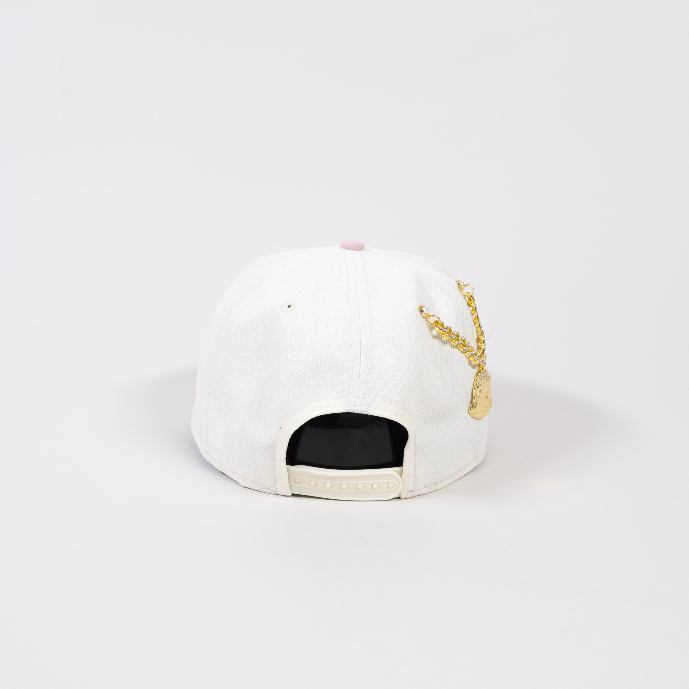 NEW ERA EXCLUSIVE 9FIFTY A-FRAME CHROME/ SOFT PINK LOS ANGELES DODGERS SNAPBACK W/ 2024 WORLD SERIES CHAMPIONS SIDE PATCH - Thesouthcap