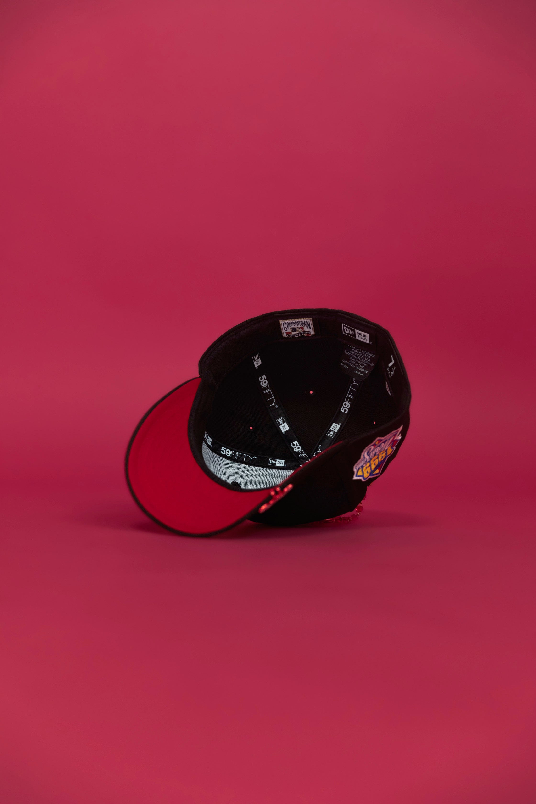 NEW ERA 59FIFTY BLACK ATLANTA BRAVES W/ RED HEART + 1999 WORLD SERIES SIDE PATCH - Thesouthcap