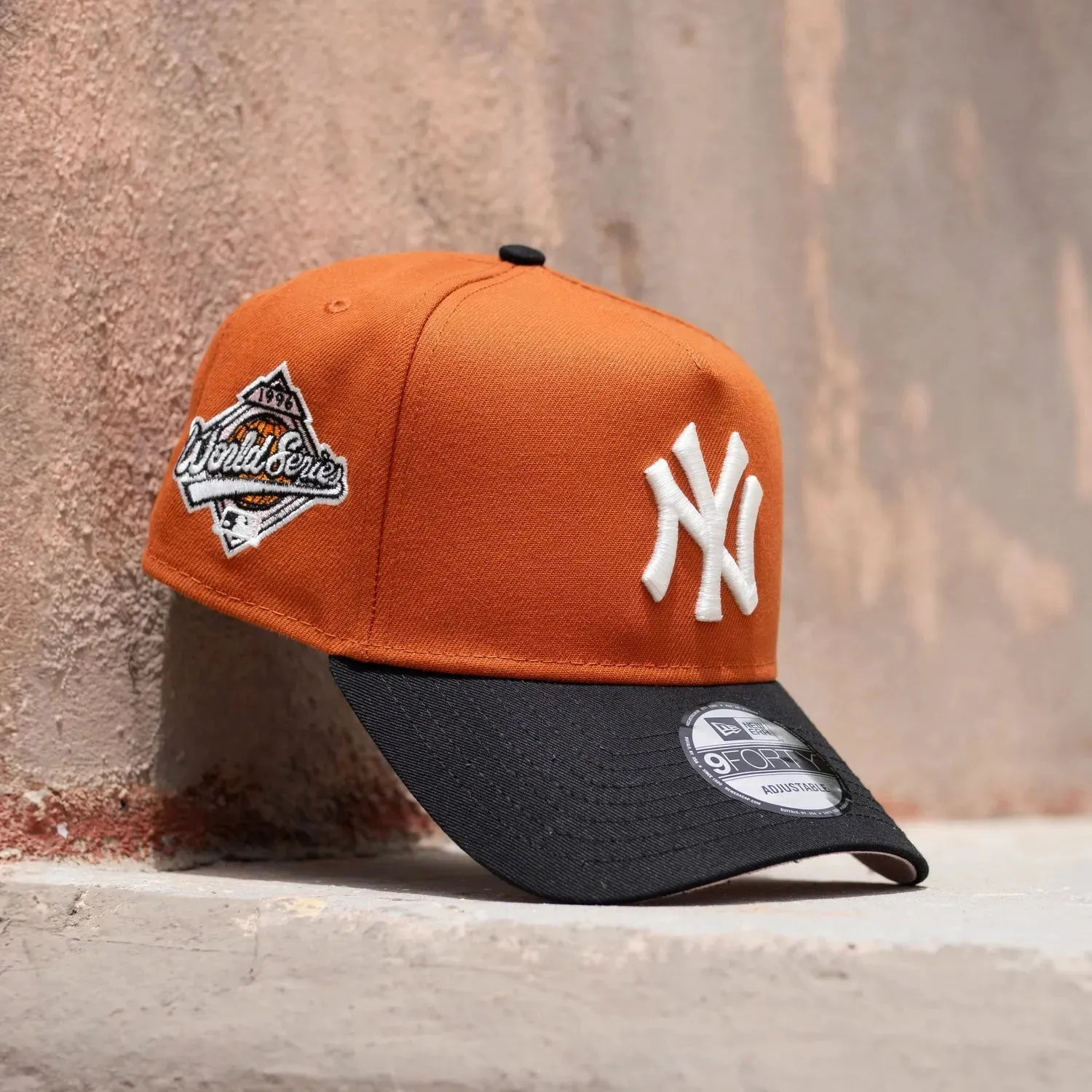 NEW ERA 9FORTY A-FRAME NEW YORK YANKEES WORLD SERIES 1996 TWO TONE / PINK UV SNAPBACK - Thesouthcap