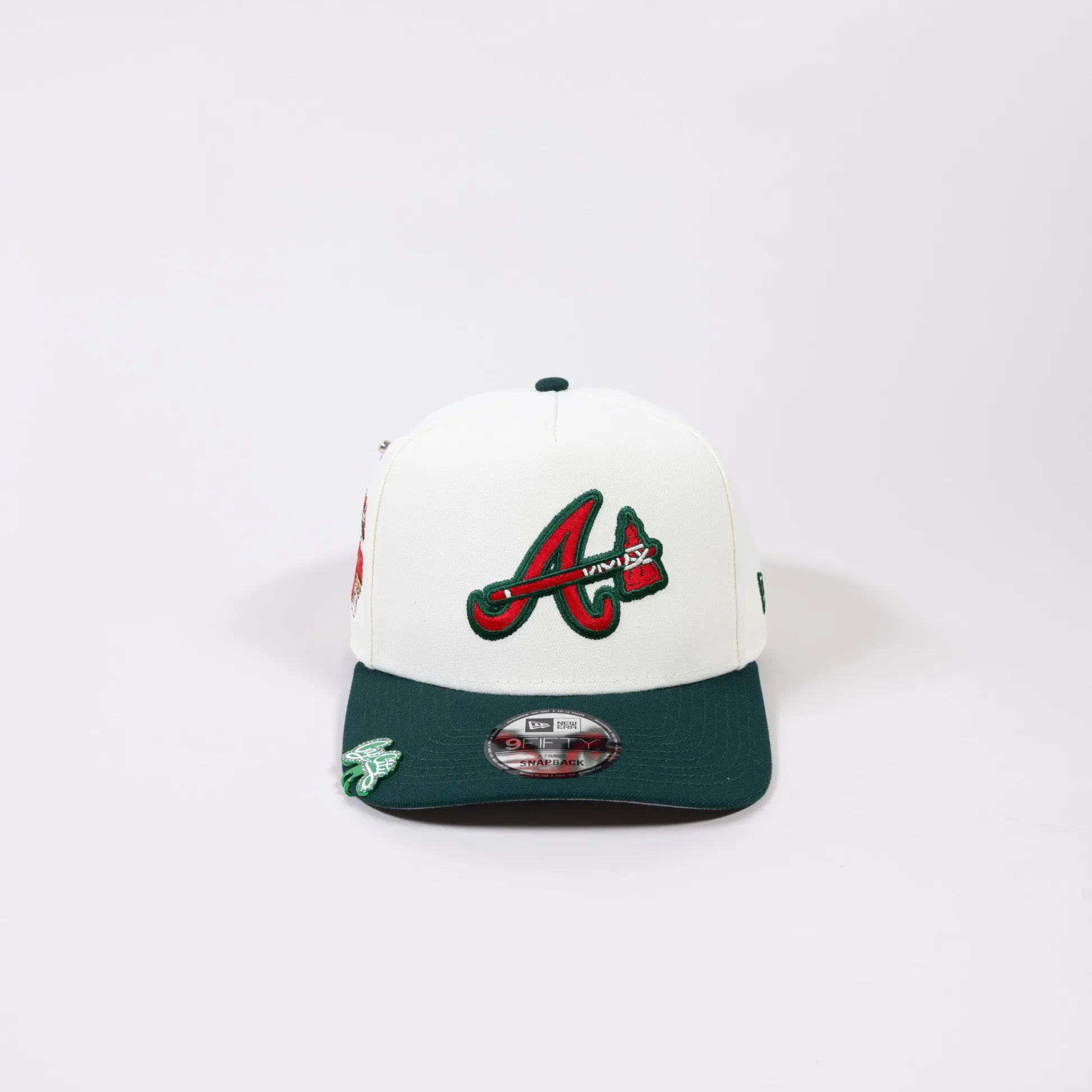 NEW ERA EXCLUSIVE 9FIFTY A-FRAME CHROME/ FOREST GREEN ATLANTA BRAVES SNAPBACK W/ 2000 ALL STAR GAME SIDE PATCH - Thesouthcap