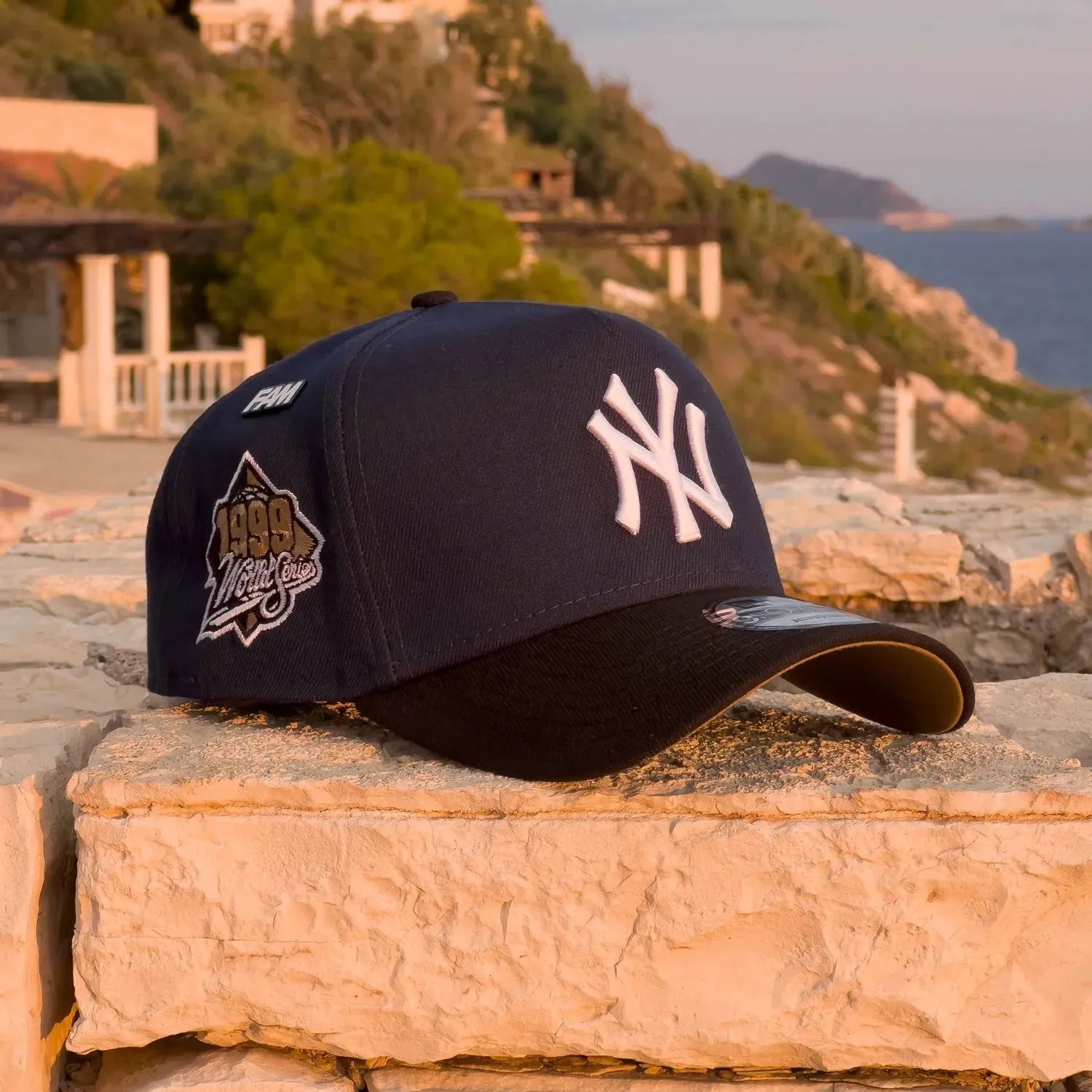 NEW ERA 9FORTY A-FRAME NEW YORK YANKEES WORLD SERIES 1999 TWO TONE / KHAKI UV SNAPBACK - Thesouthcap