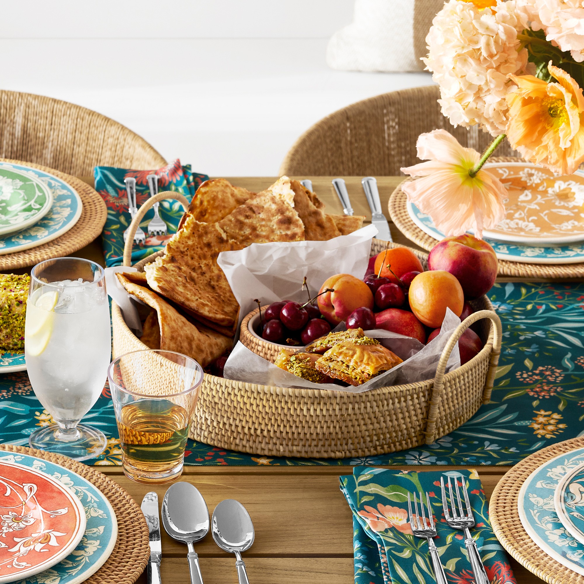 Light Woven Chip & Dip with Bowl