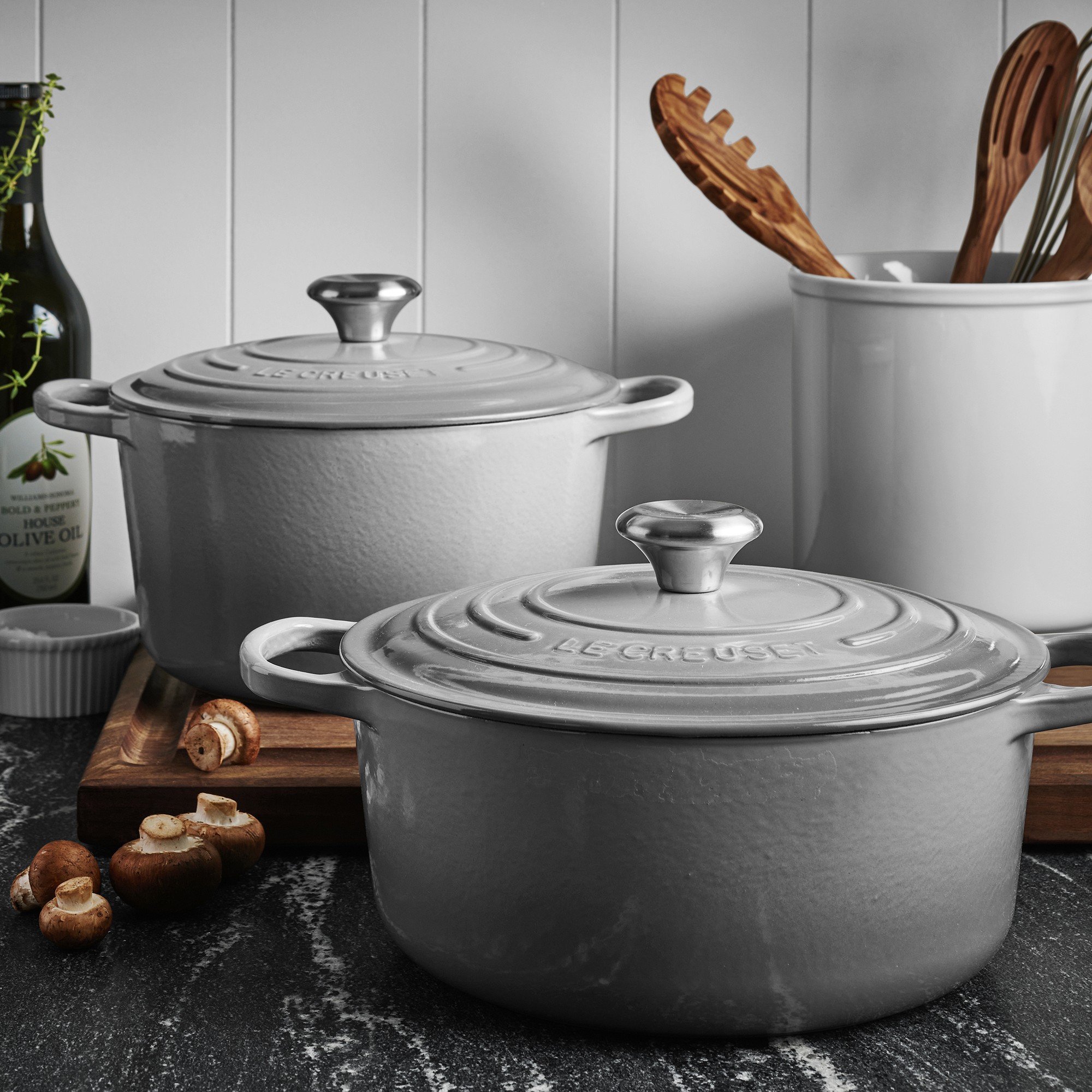 Le Creuset Signature Enameled Cast Iron Round Dutch Oven
