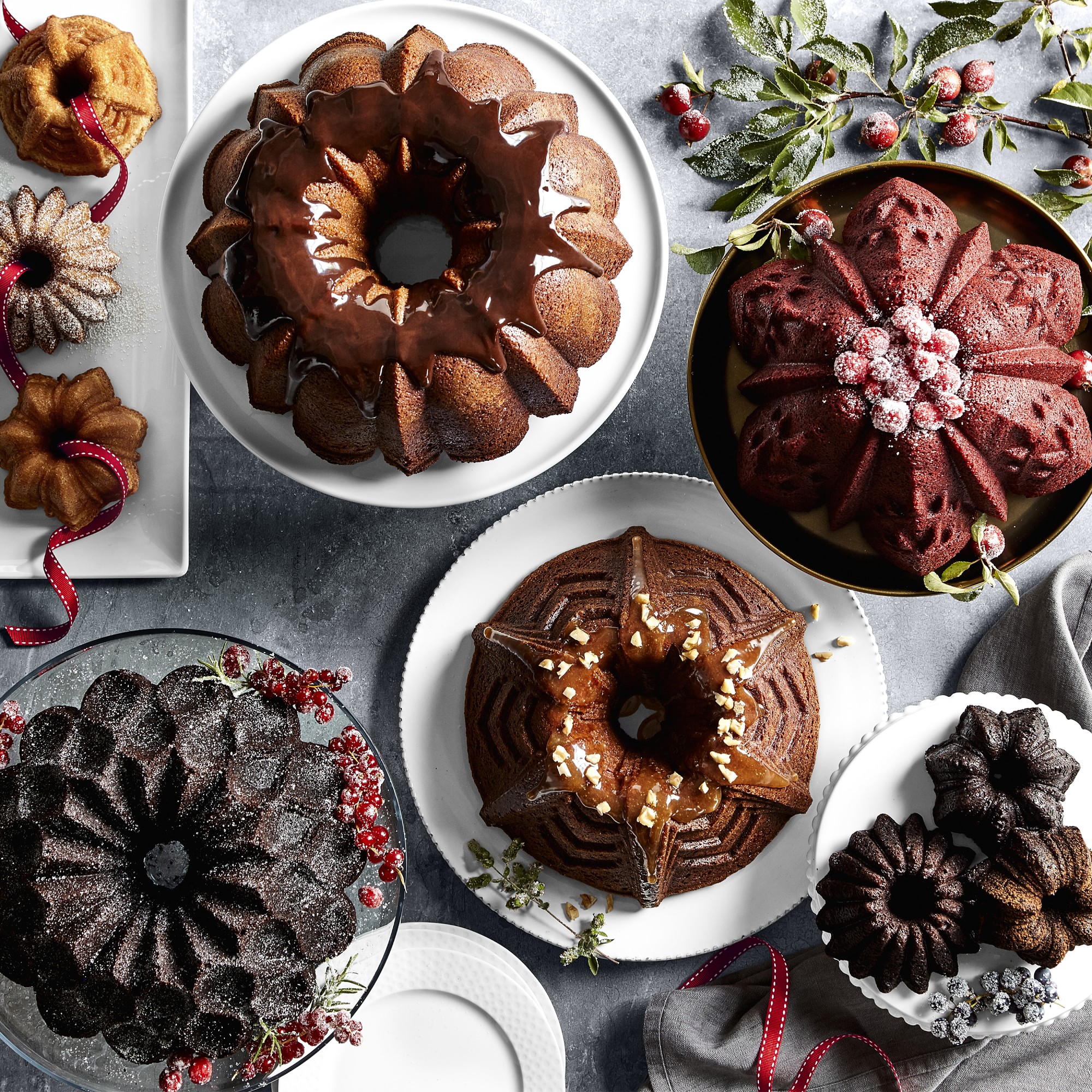 Nordic Ware Nonstick Cast Aluminum Anniversary Bundt® Pan