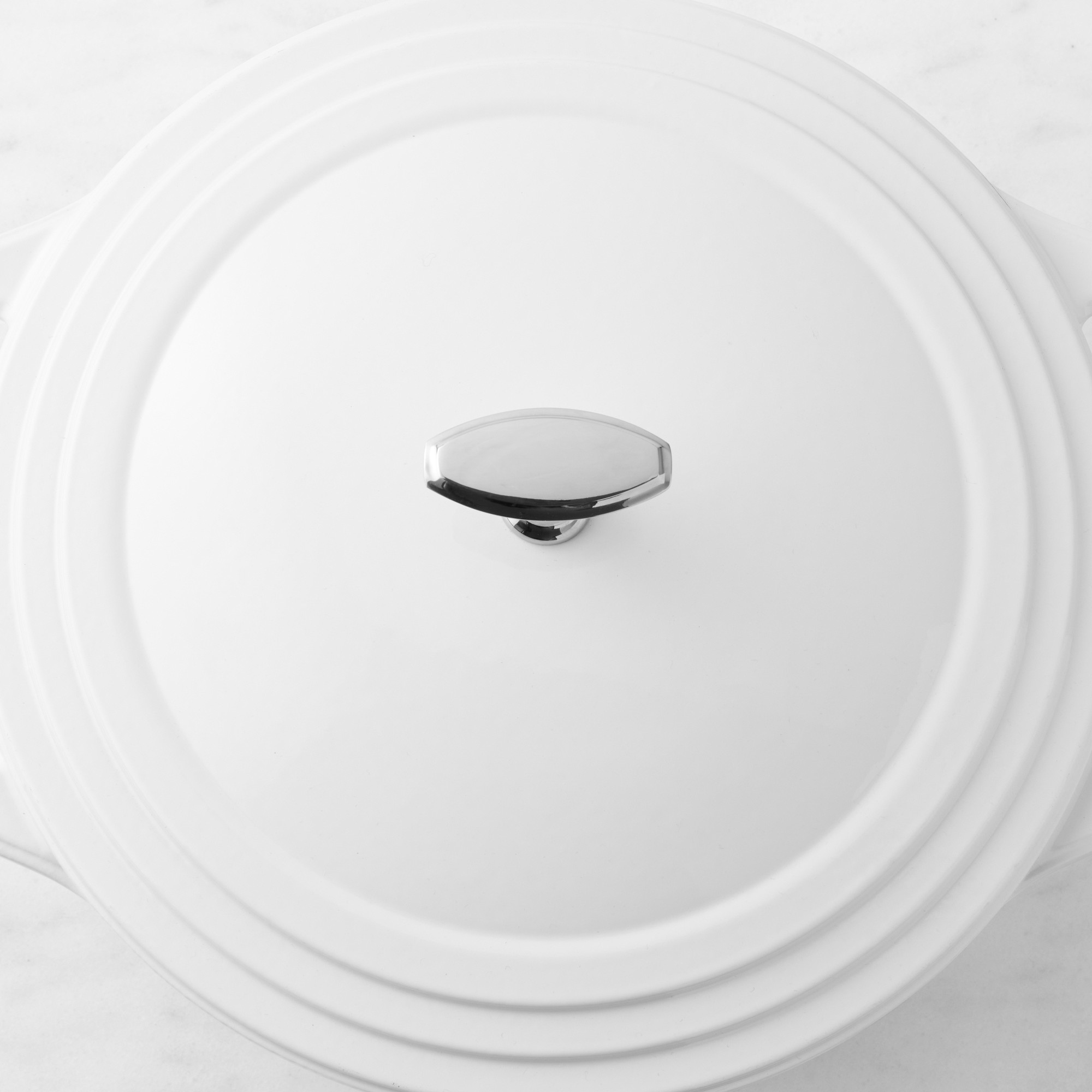 Lodge USA Enameled Cast Iron Dutch Oven