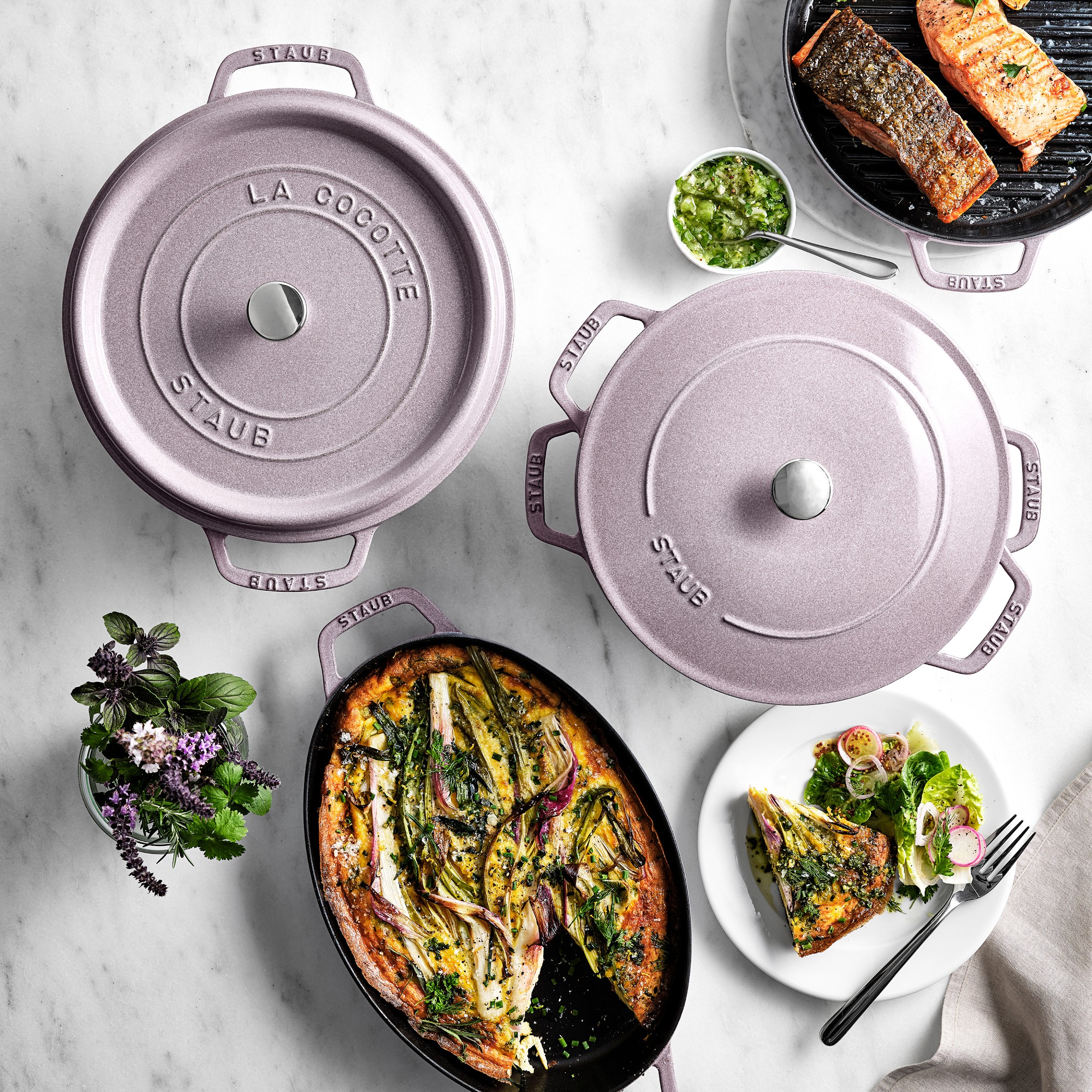 Staub Enameled Cast Iron Oval Gratin with Lid, 2 1/4 Qt.