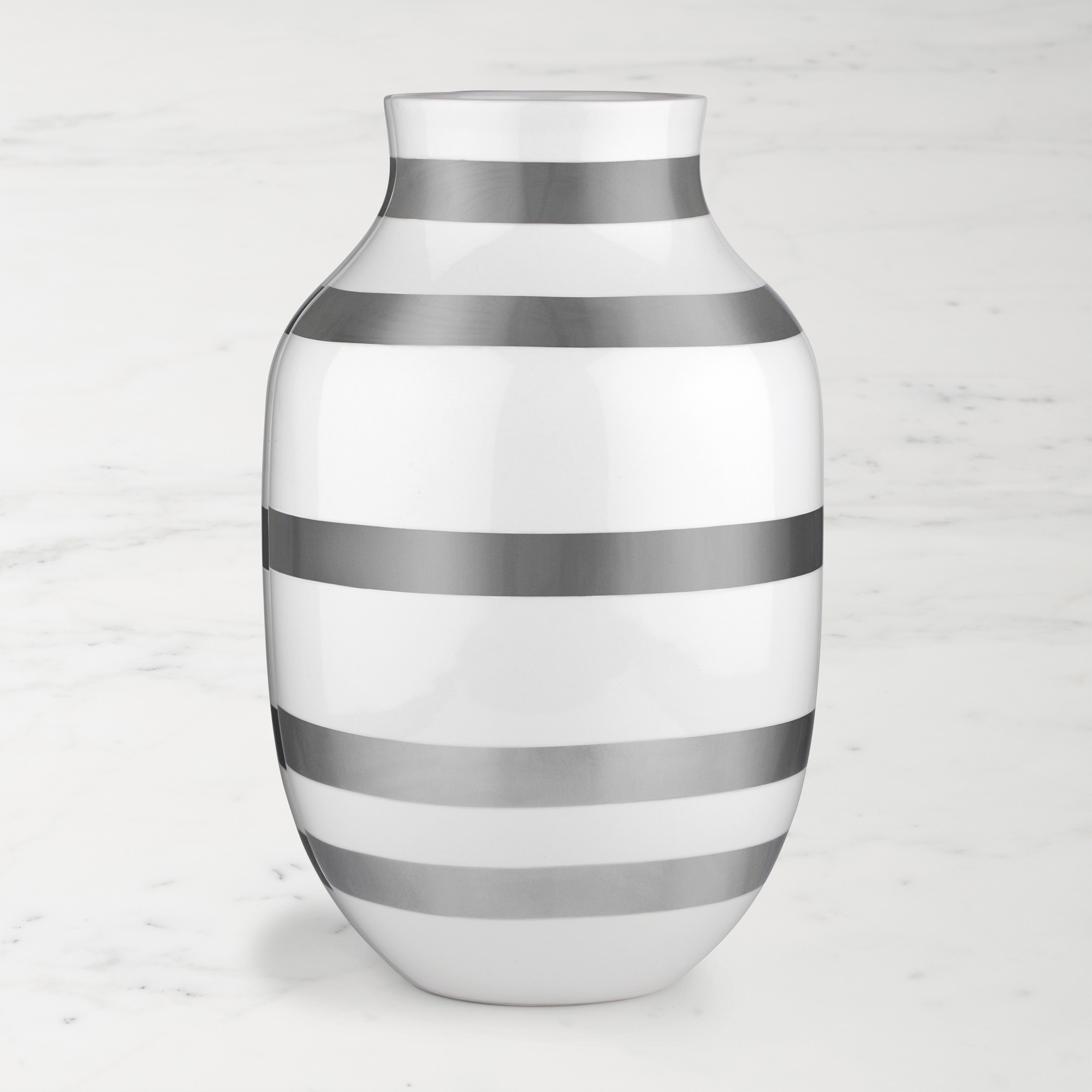 Omaggio Porcelain Vase