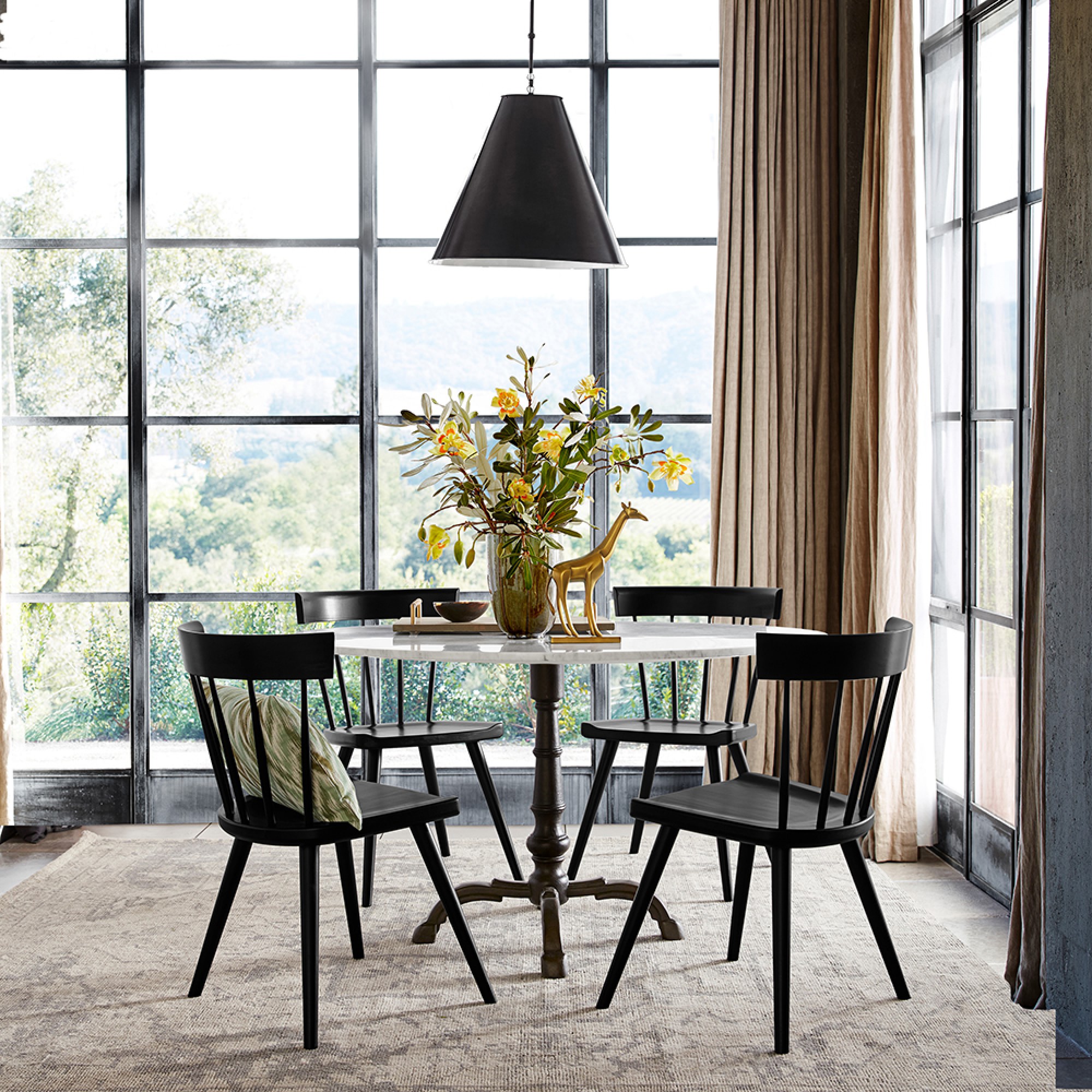 La Coupole Round Iron Bistro Table (42