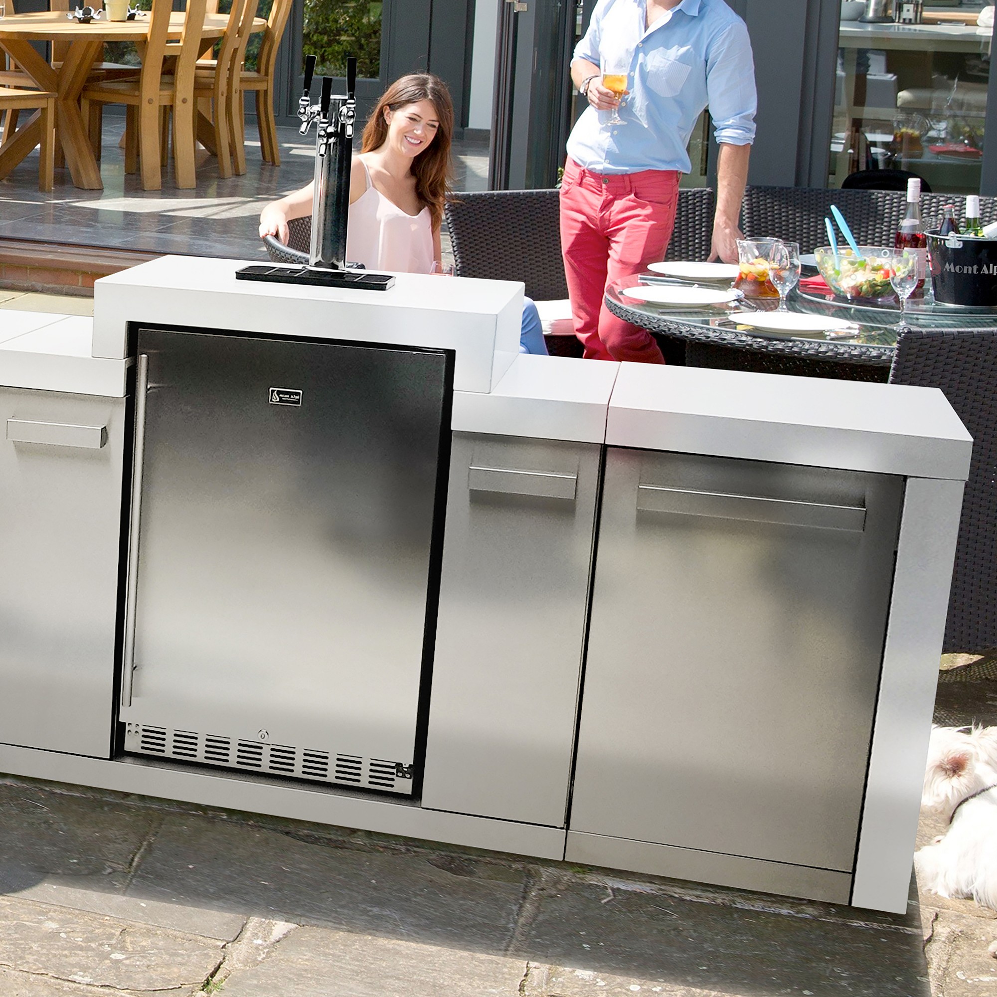 Mont Alpi 805 Deluxe Island with Beverage Center & Fridge