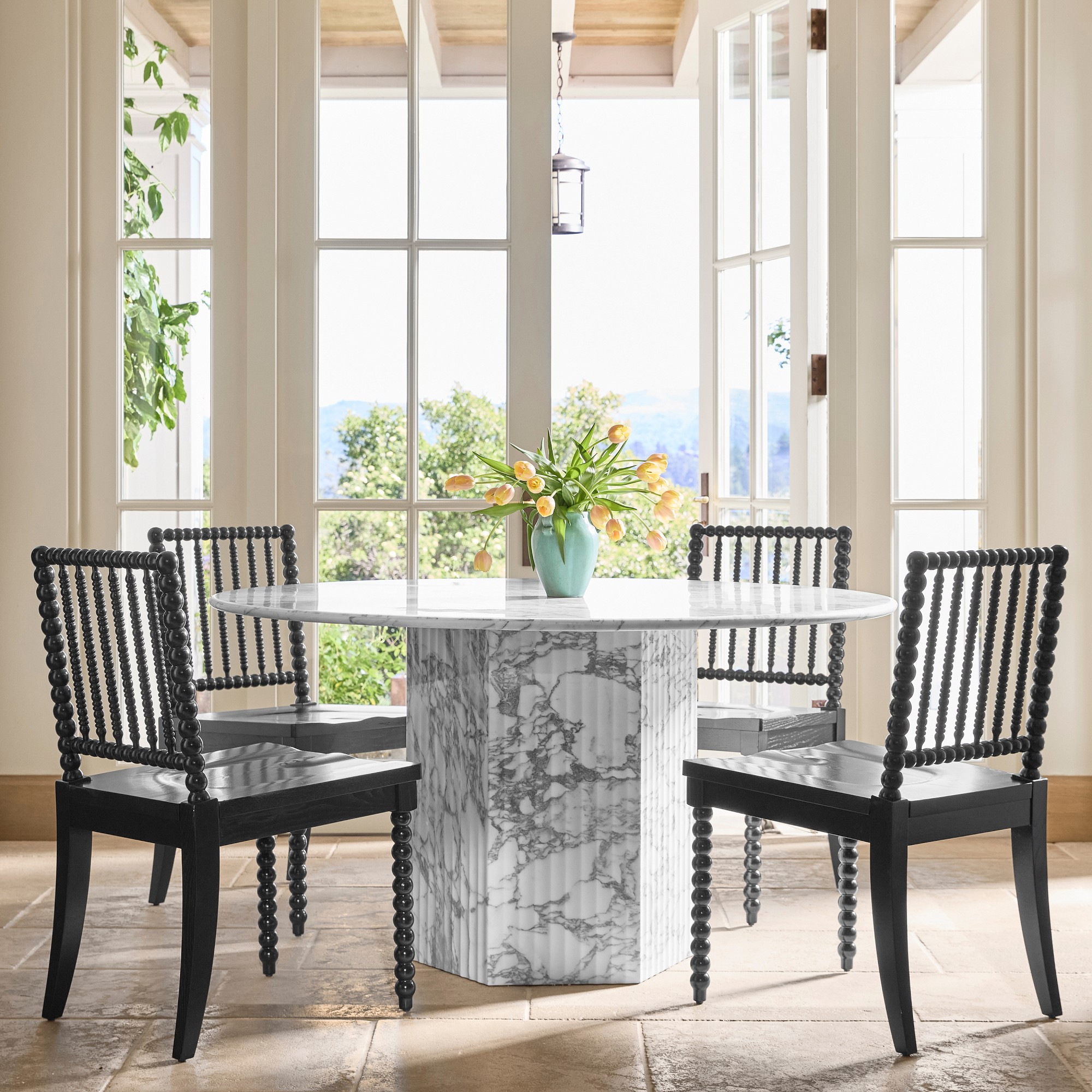 Vittoria Round Dining Table (56