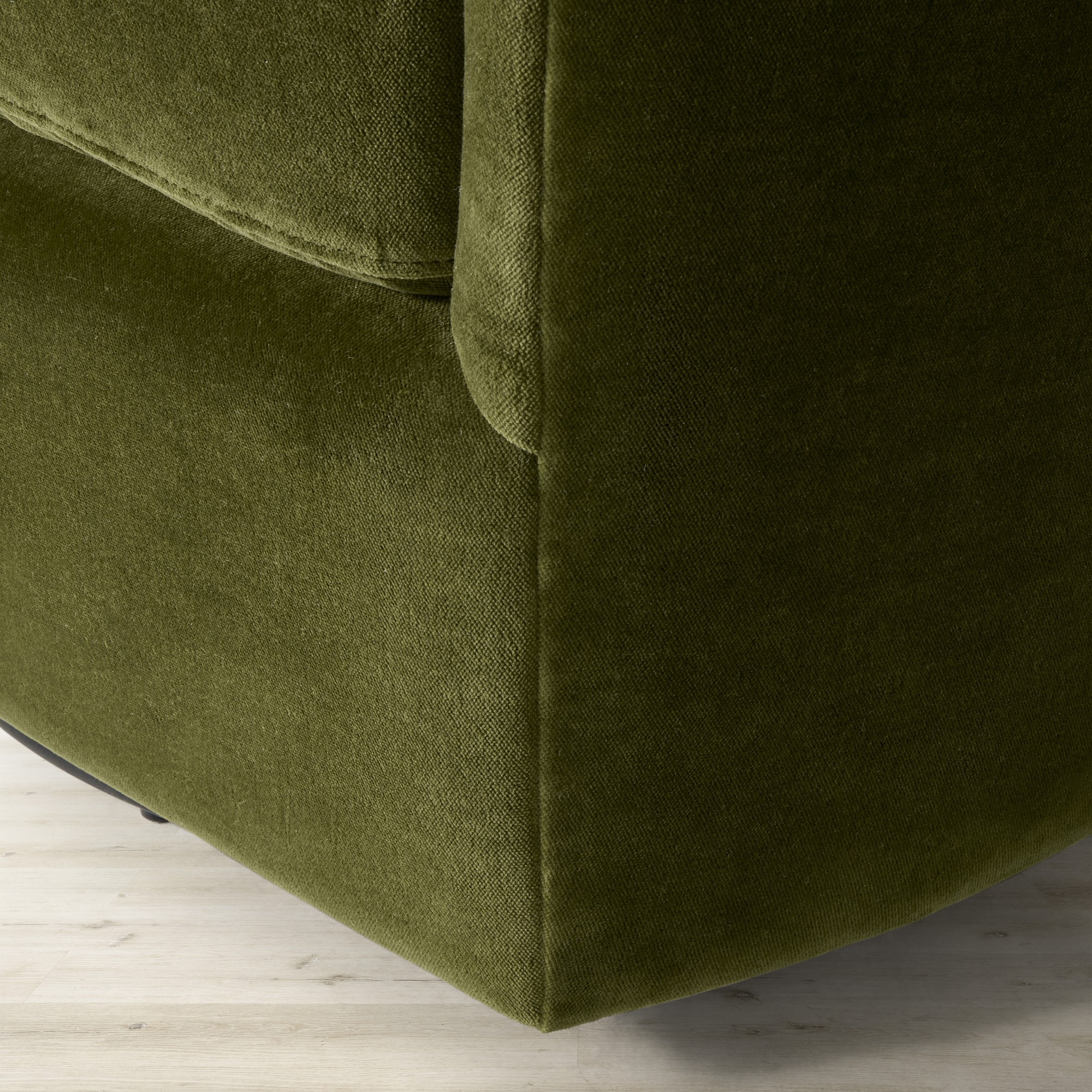 Montclair Swivel Chair