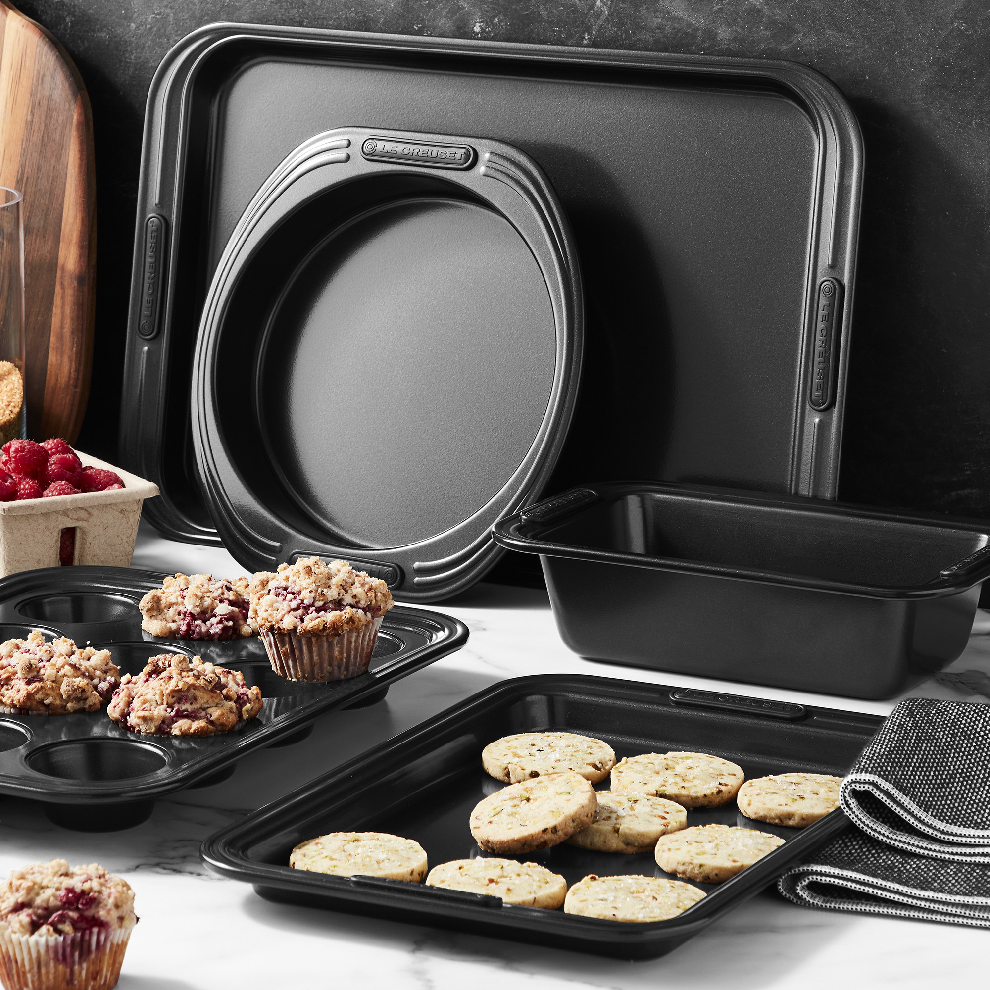 Le Creuset Nonstick Bakeware Essentials, Set of 5