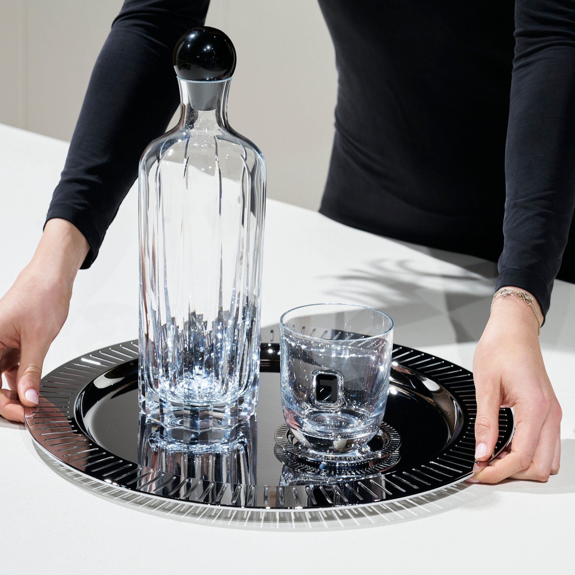 ANNA New York Striations Round Tray