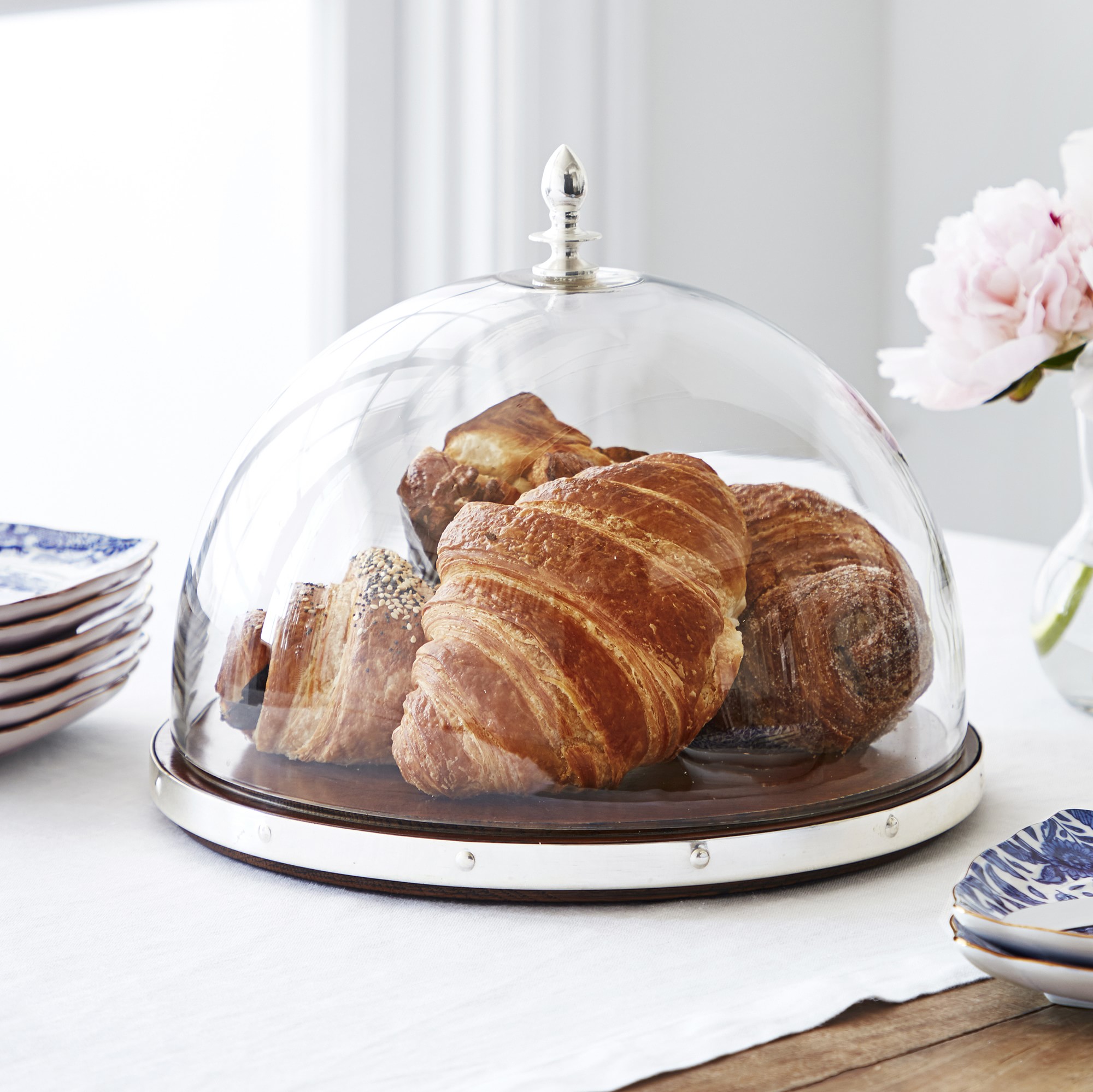 Marlo Thomas x Williams Sonoma Cheese Dome