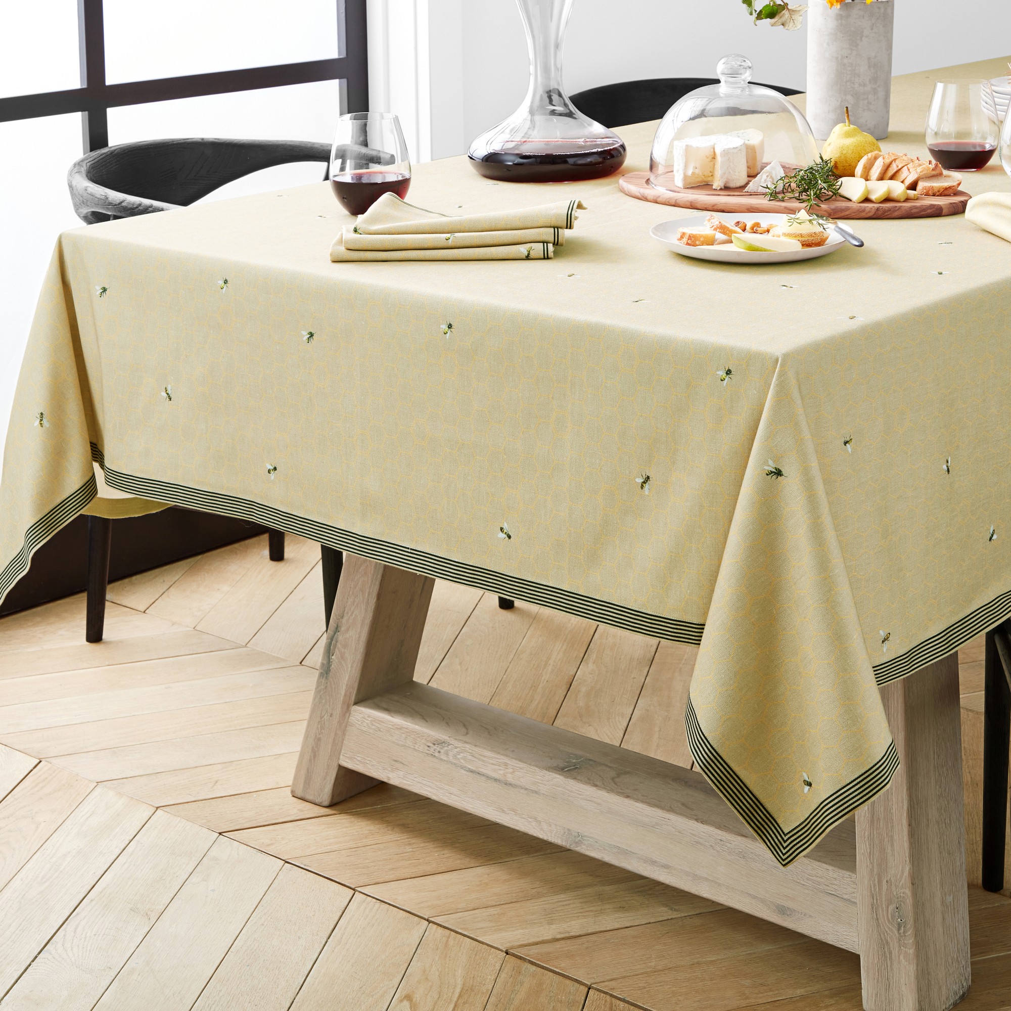 Bee Tablecloth