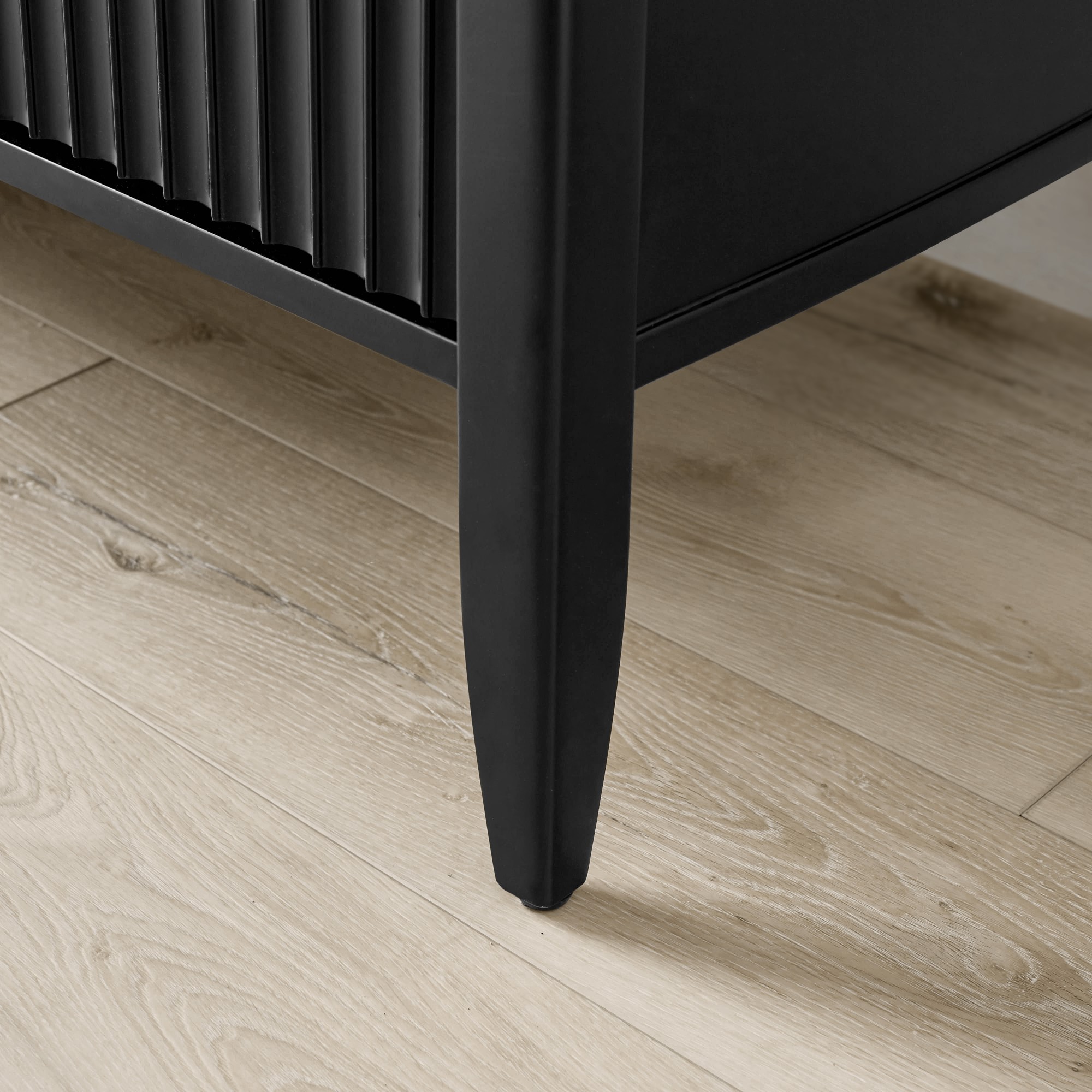 Lewis Media Console (51