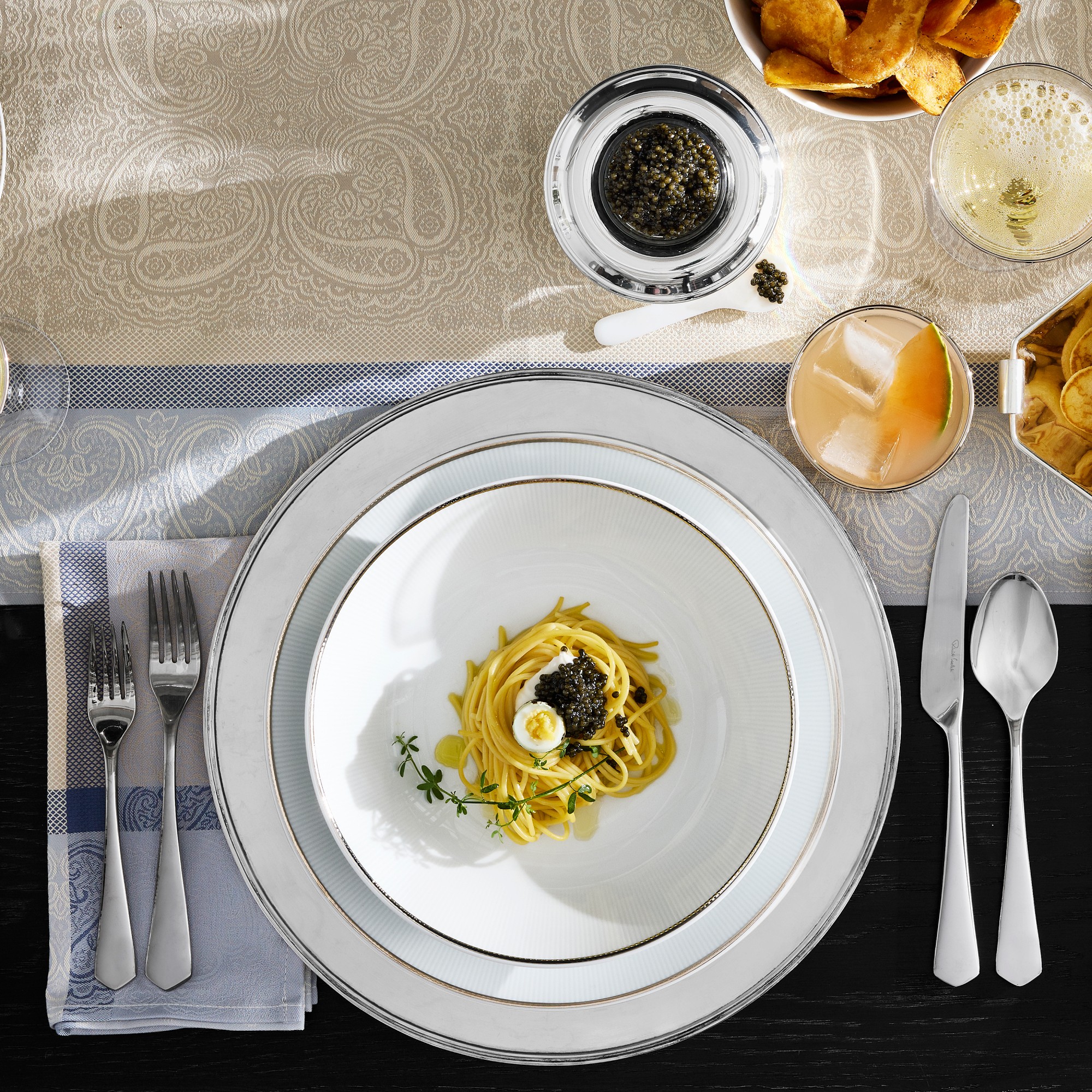 Jacquard Madrid Table Runner