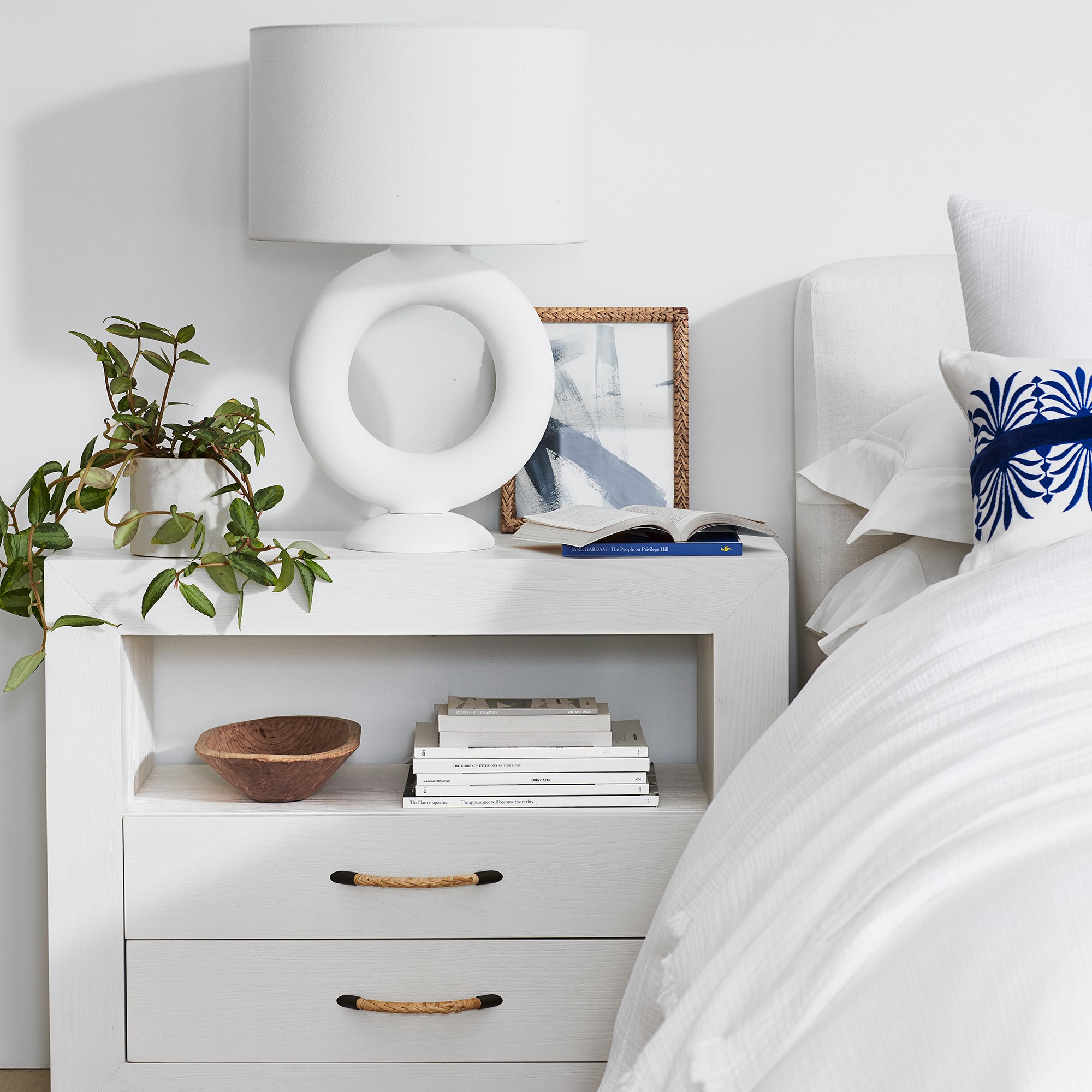 Malta 2-Drawer Nightstand (34