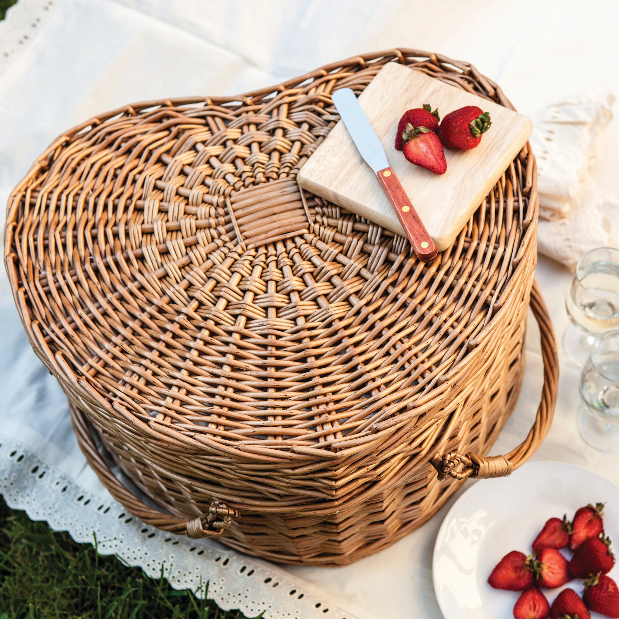 Calistoga Picnic Basket