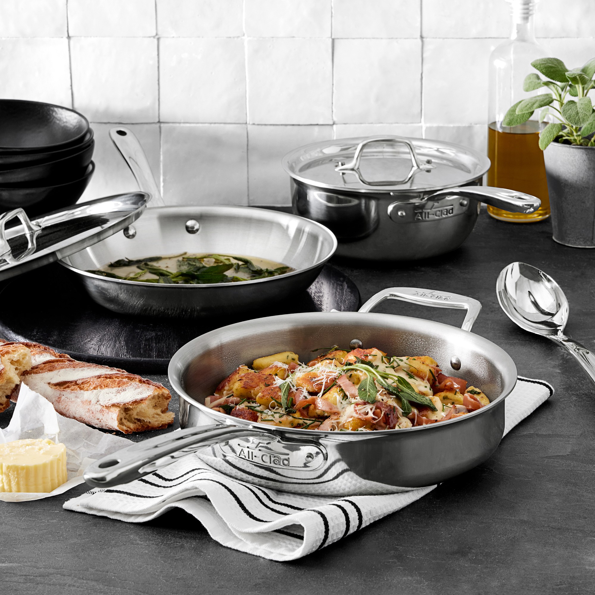 All-Clad G5™ Graphite Core Stainless-Steel Fry Pan