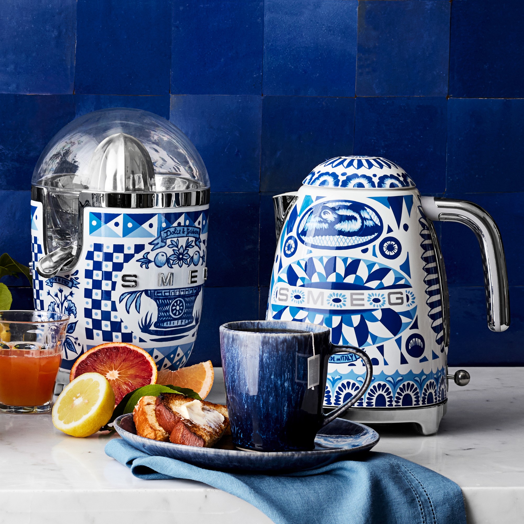 SMEG Dolce & Gabbana Citrus Juicer, Blu Mediterraneo