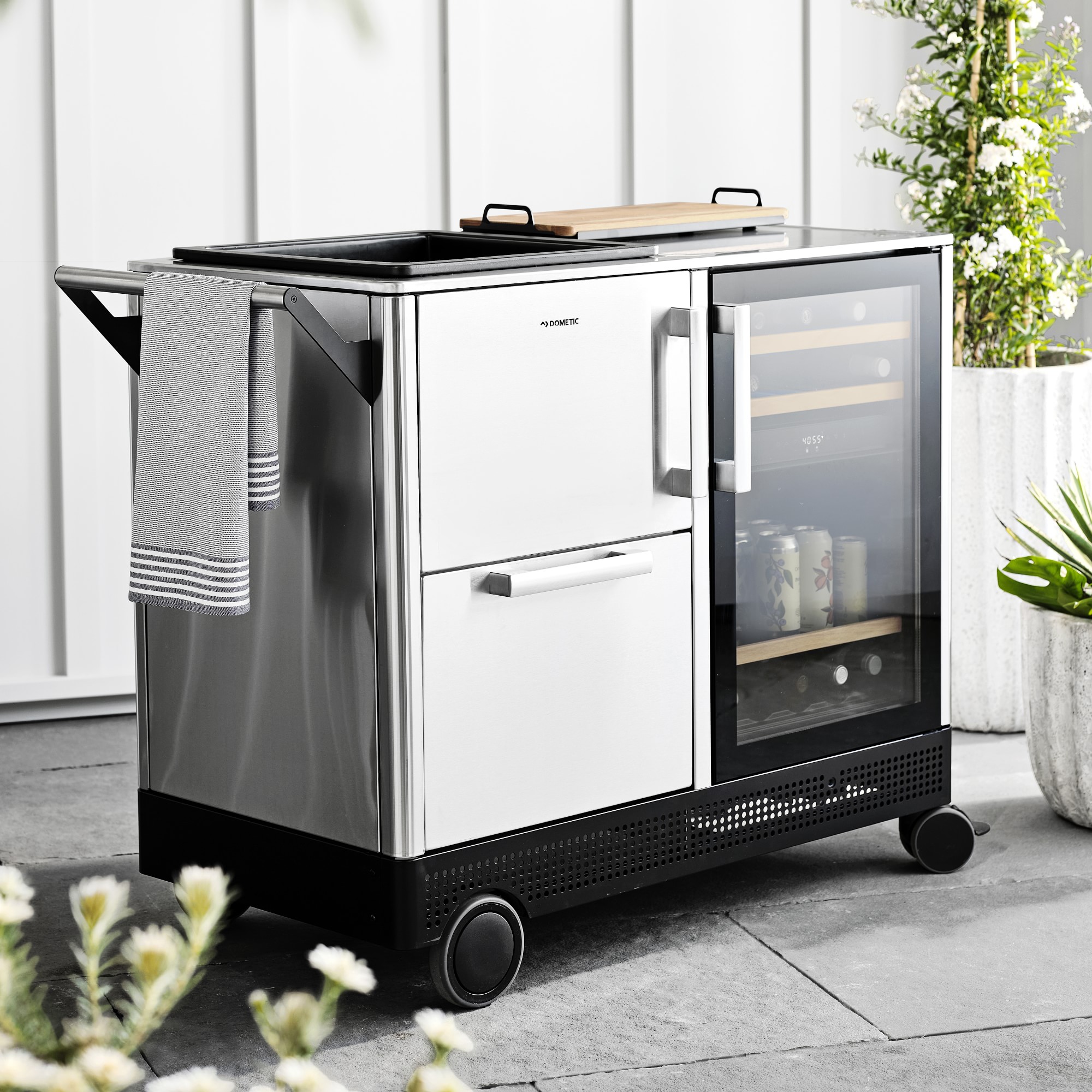 Dometic MoBar 550S Outdoor Mobile Bar Cart