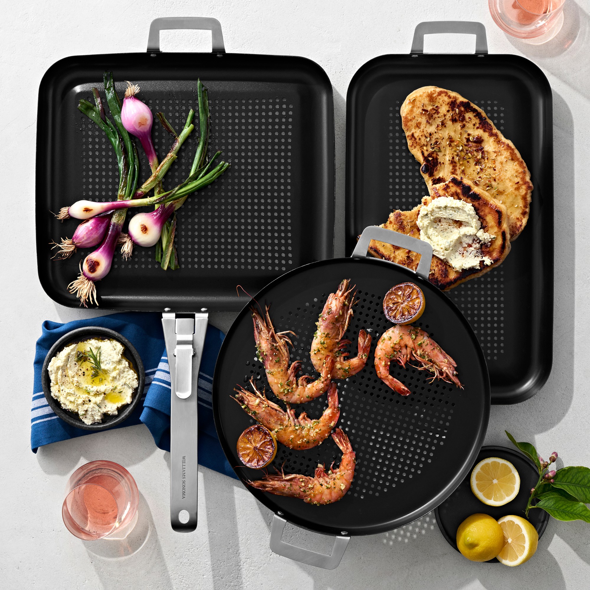 Williams Sonoma High Heat Nonstick Outdoor Pizza Pan