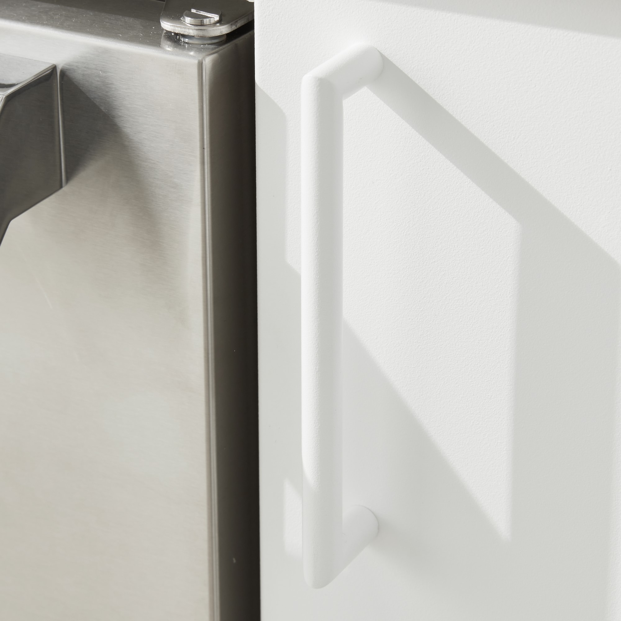 Urban Bonfire Outdoor Kitchen x Hestan 36” Grill and Fridge