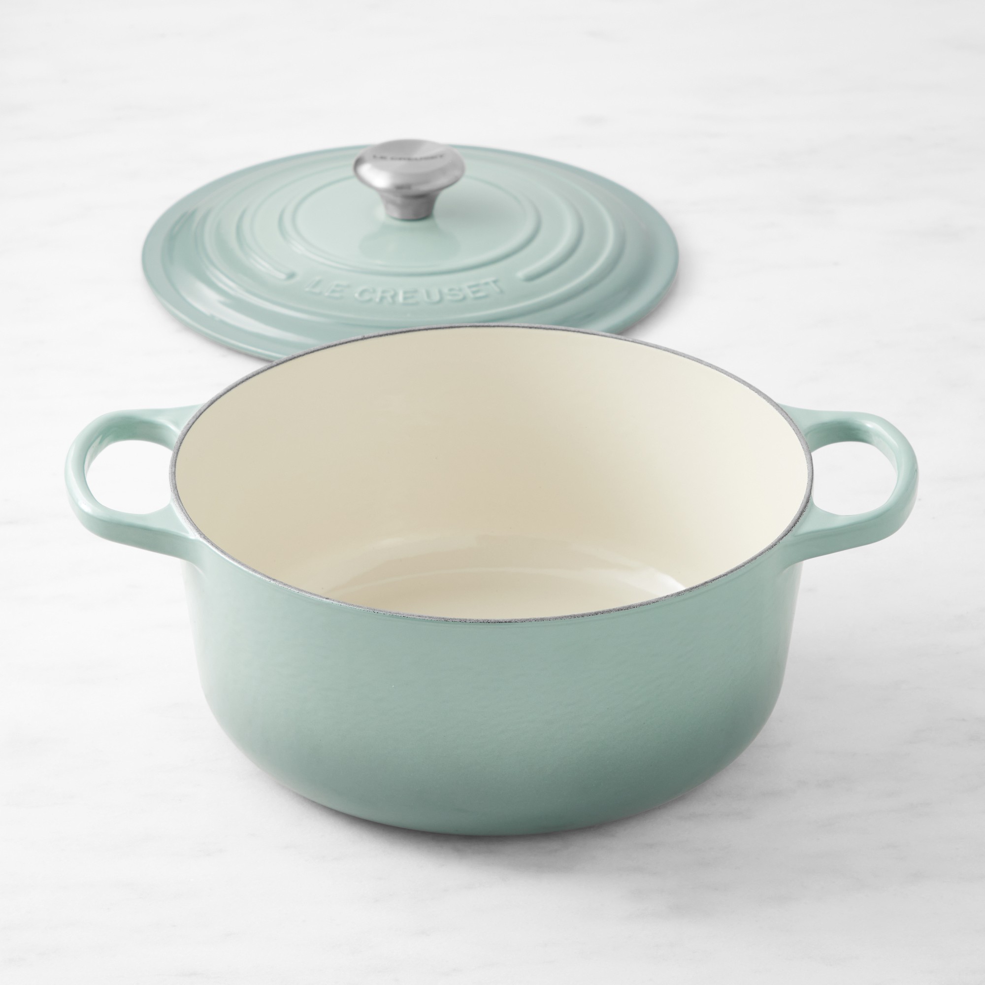 Le Creuset Signature Enameled Cast Iron Round Dutch Oven