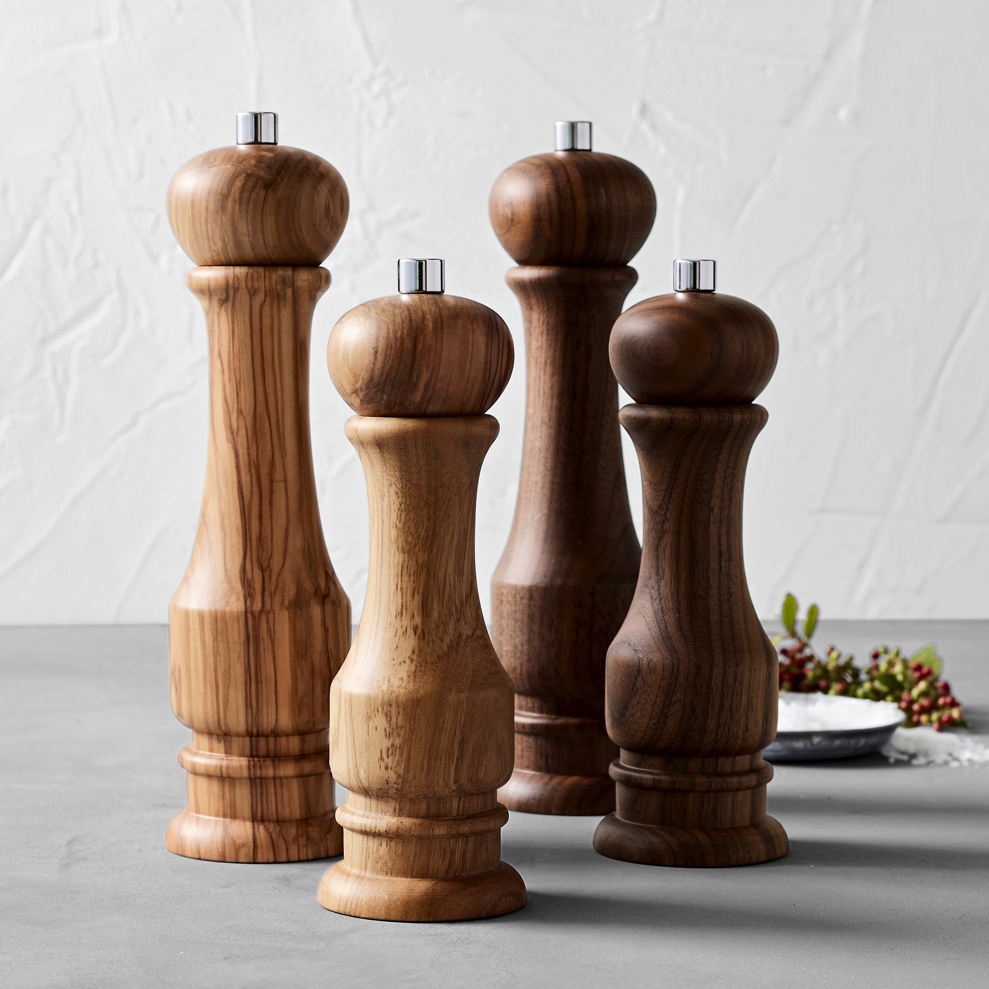 Williams Sonoma Traditional Olivewood Salt & Pepper Mills