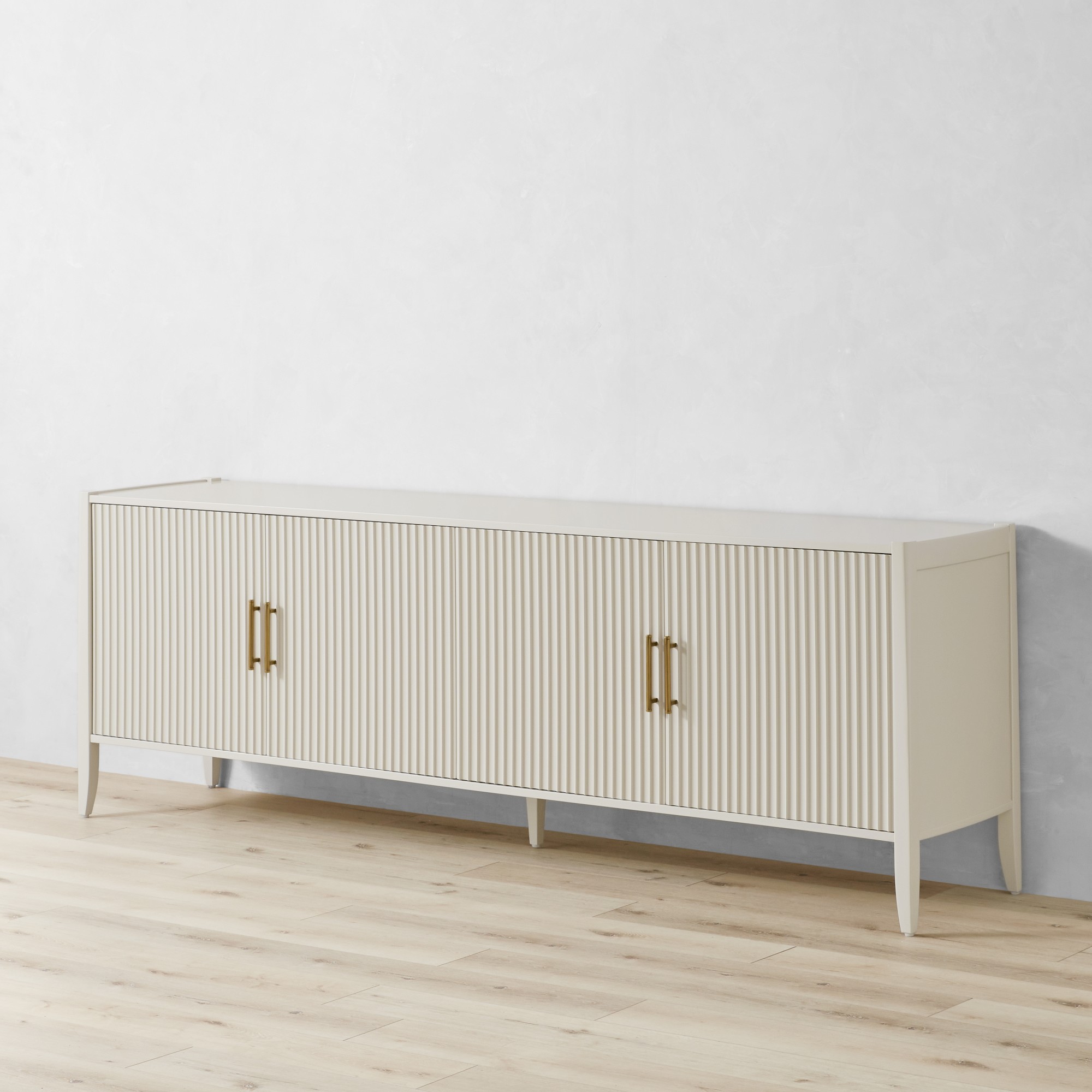 Lewis Media Console (51