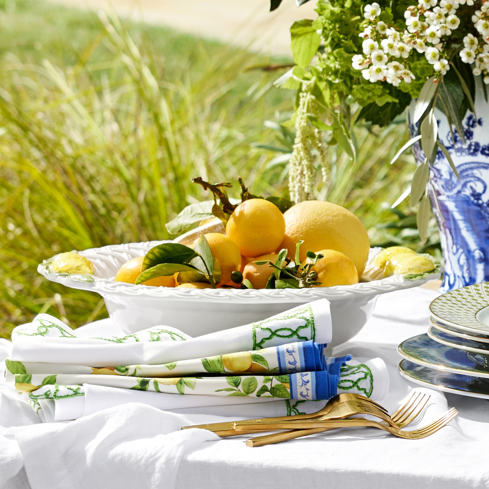 Limone Embossed Serving Bowl