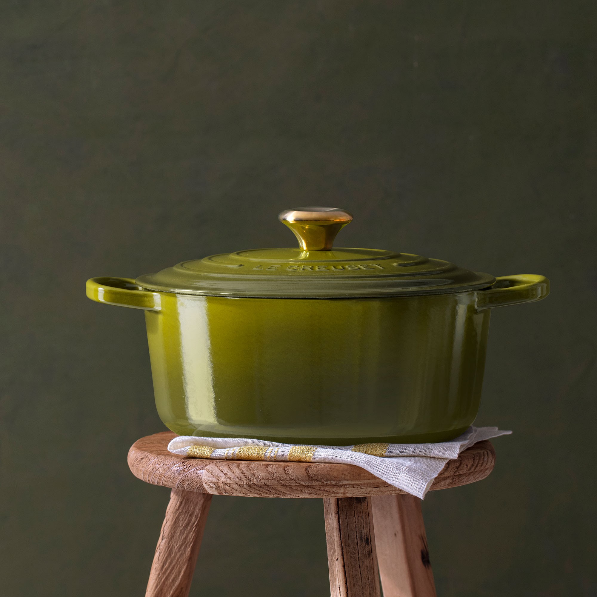 Le Creuset Signature Enameled Cast Iron Round Dutch Oven