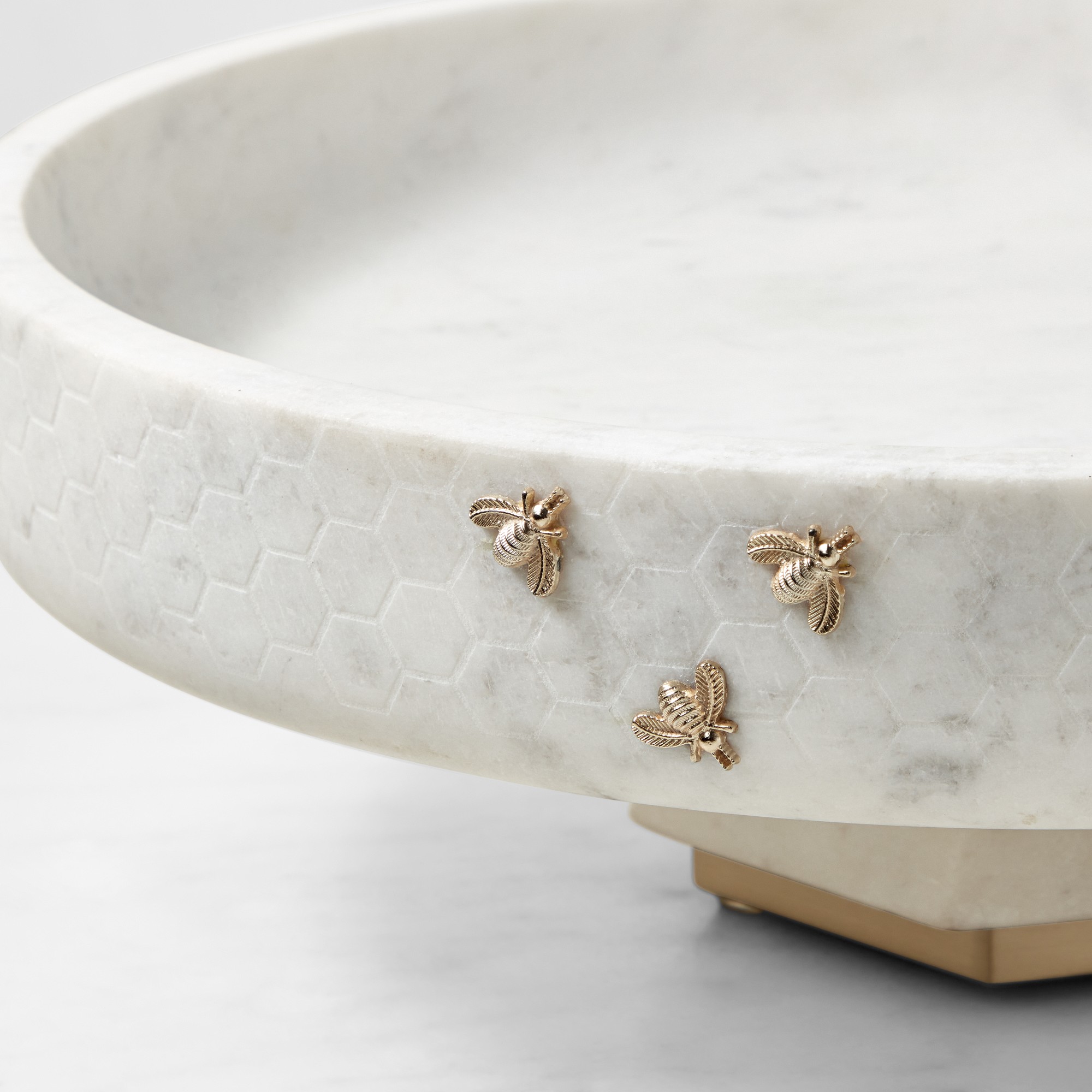 Williams Sonoma Honeycomb Pedestal Marble Fruit Bowl