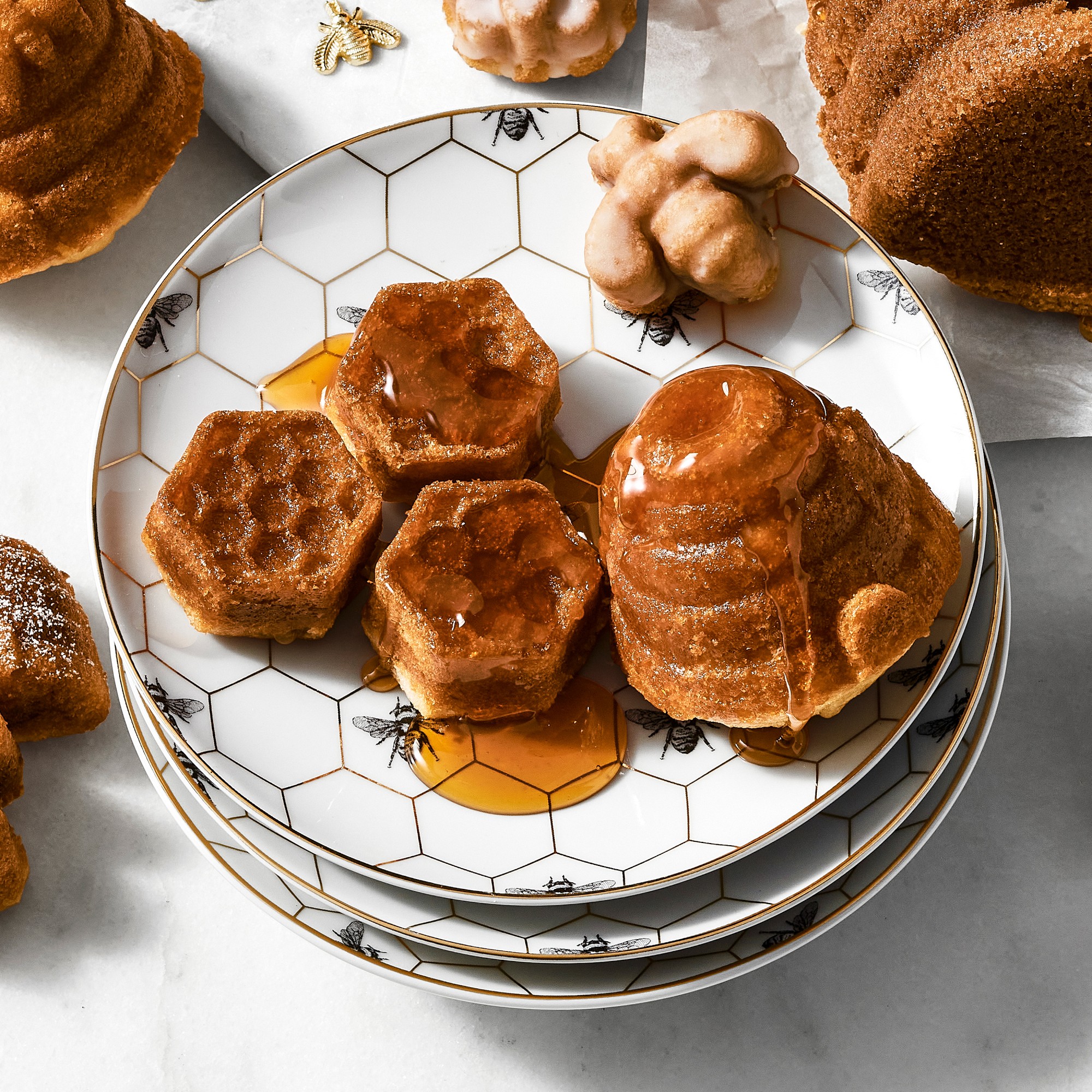 Nordic Ware Nonstick Cast Aluminum Bee Bitelets Pan