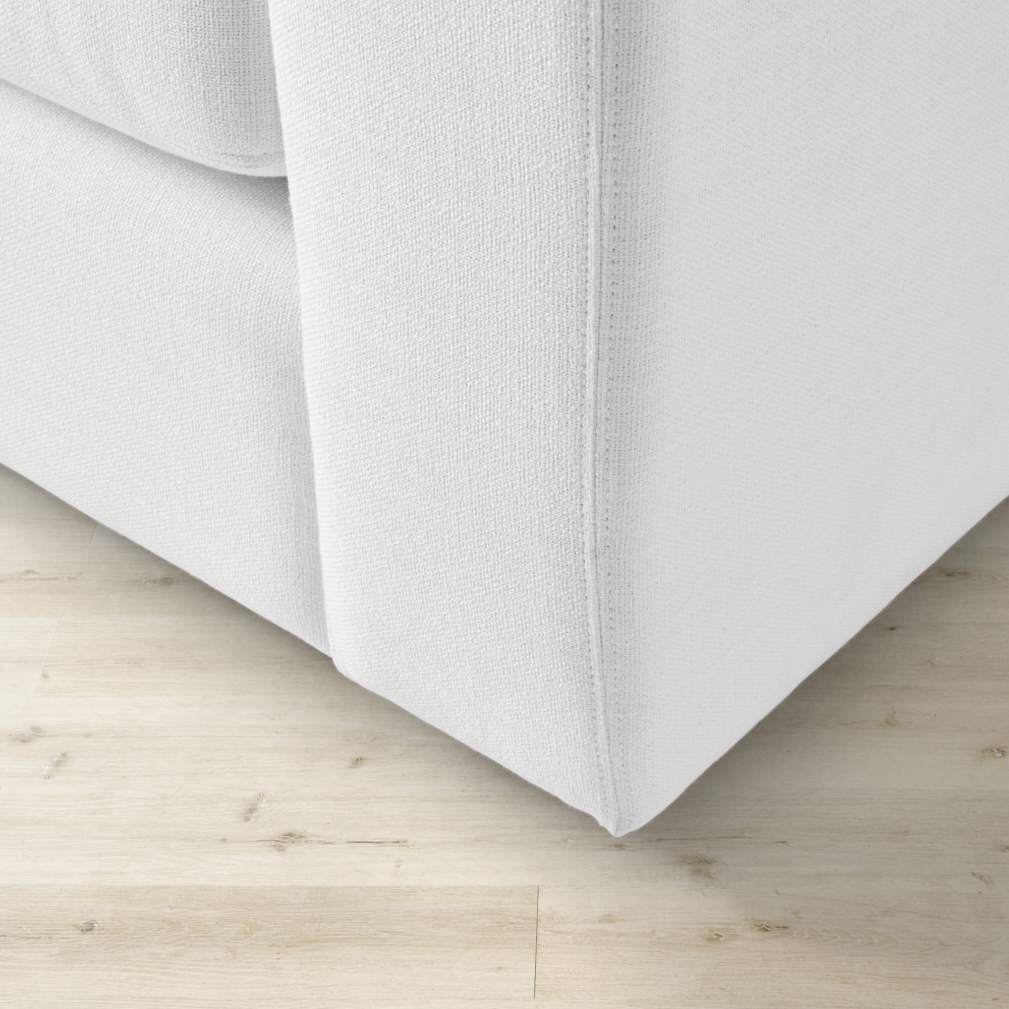 Carlton Curve Swivel Chair