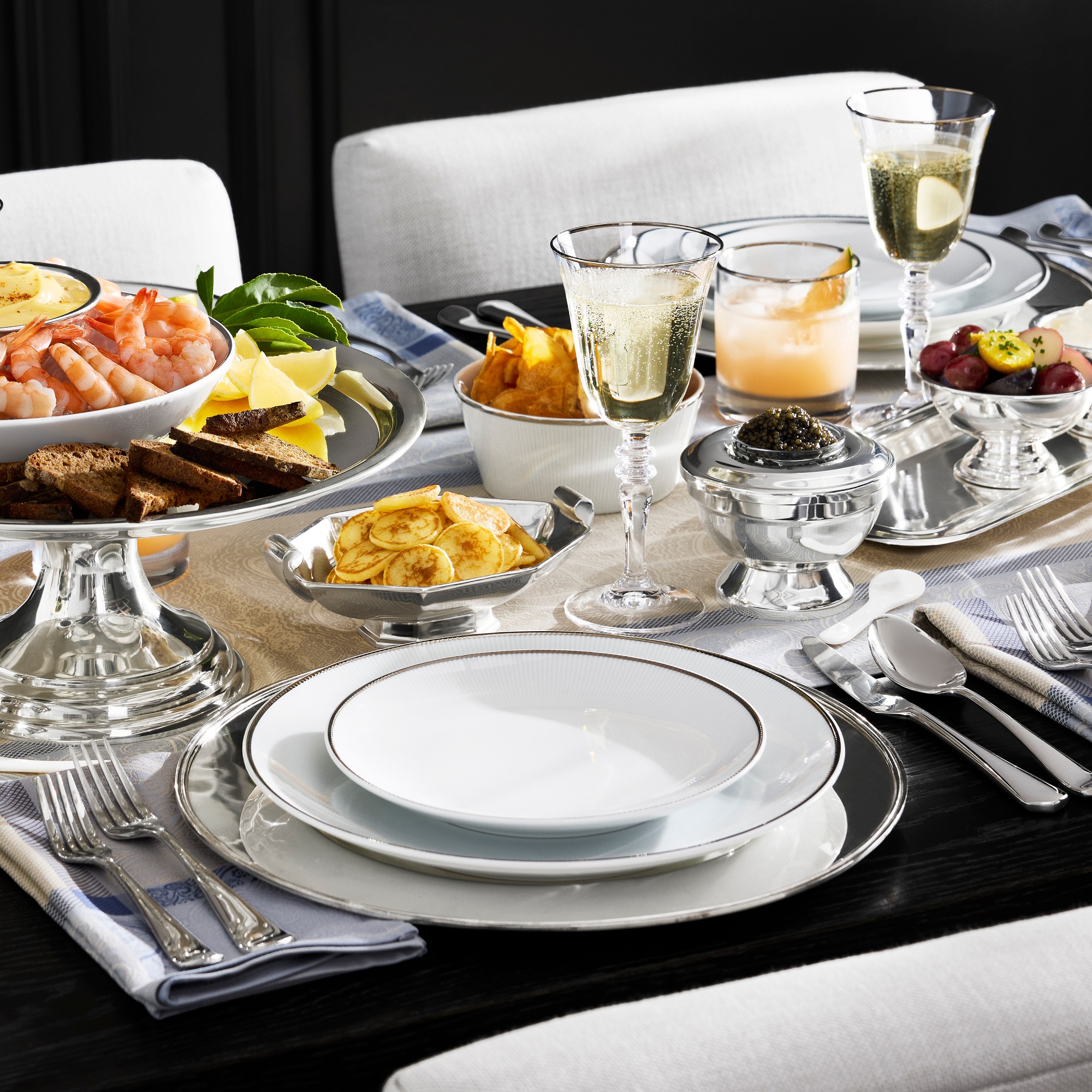 Jacquard Madrid Table Runner