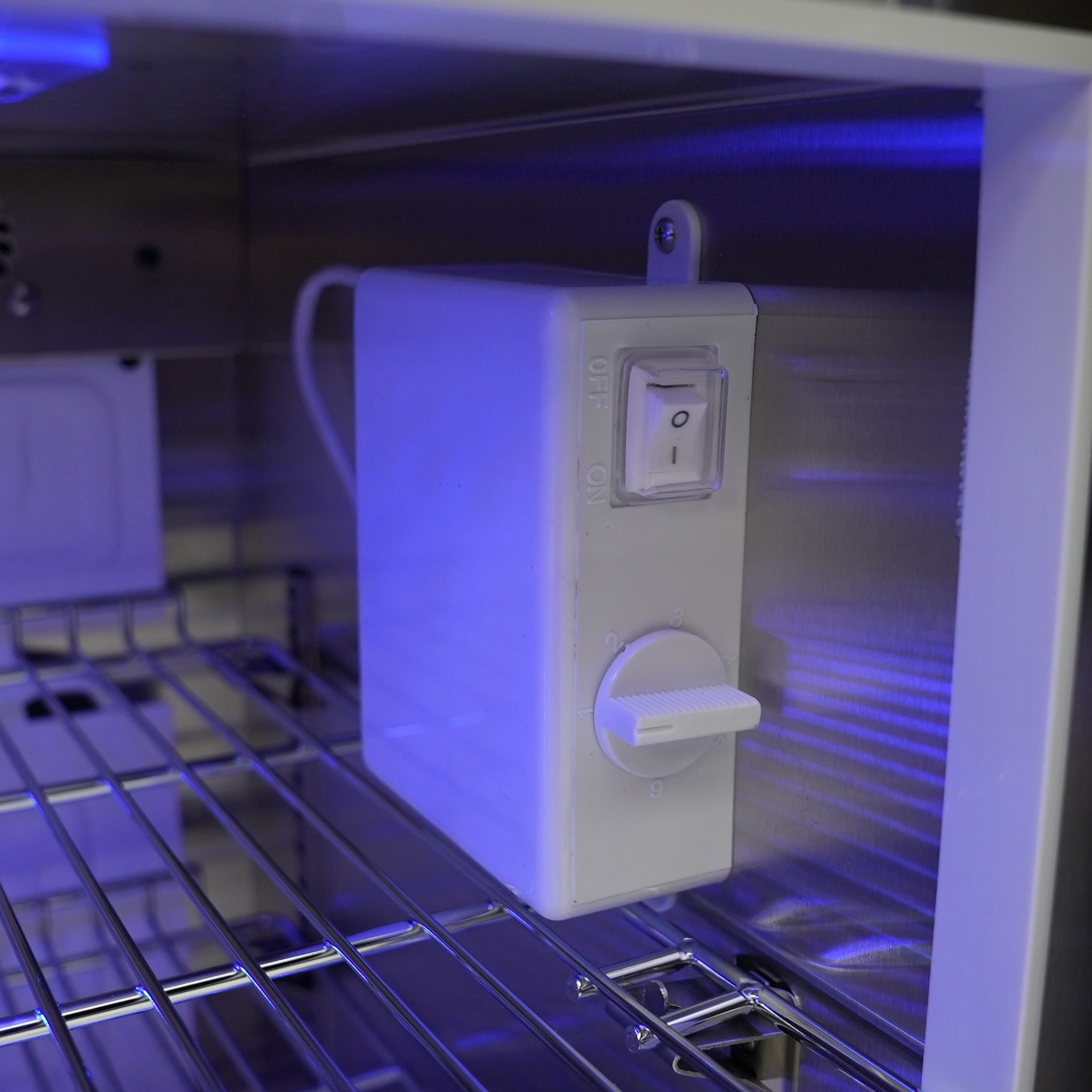 Mont Alpi 805 Deluxe Island with Beverage Center & Fridge