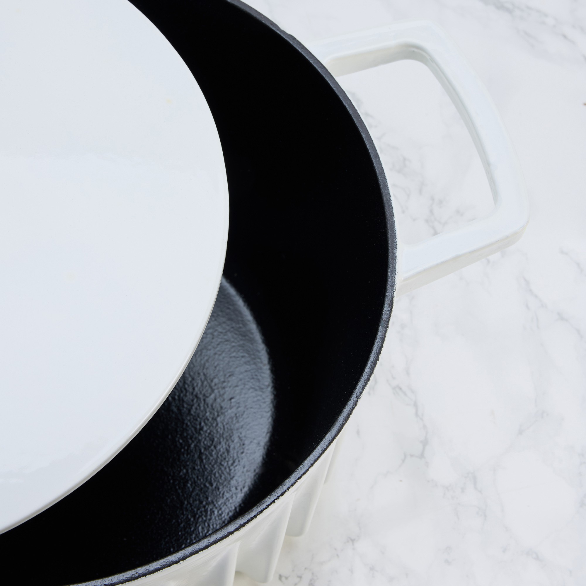 FIREUP Rapid Heat Enameled Cast Iron Dutch Oven, 5 1/2-Qt.