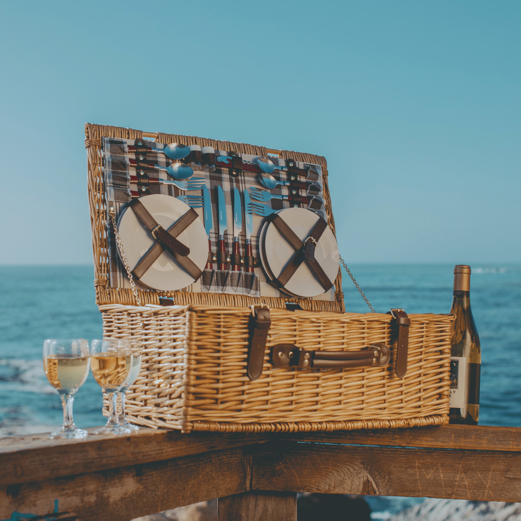 Novara Picnic Basket