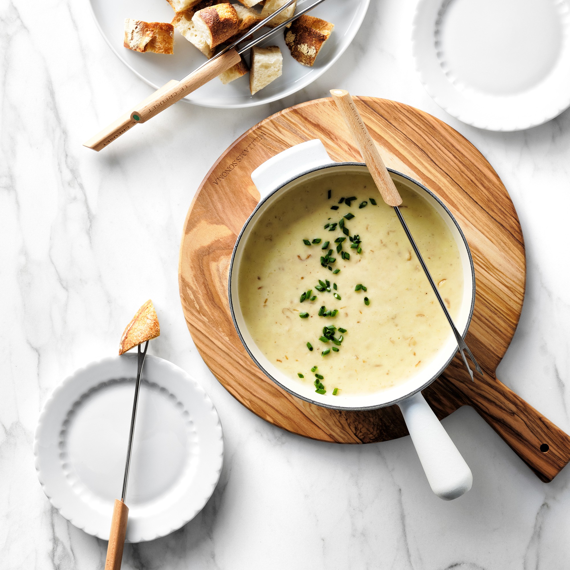 Le Creuset Enameled Cast Iron Fondue Pot, 2 1/2-Qt.