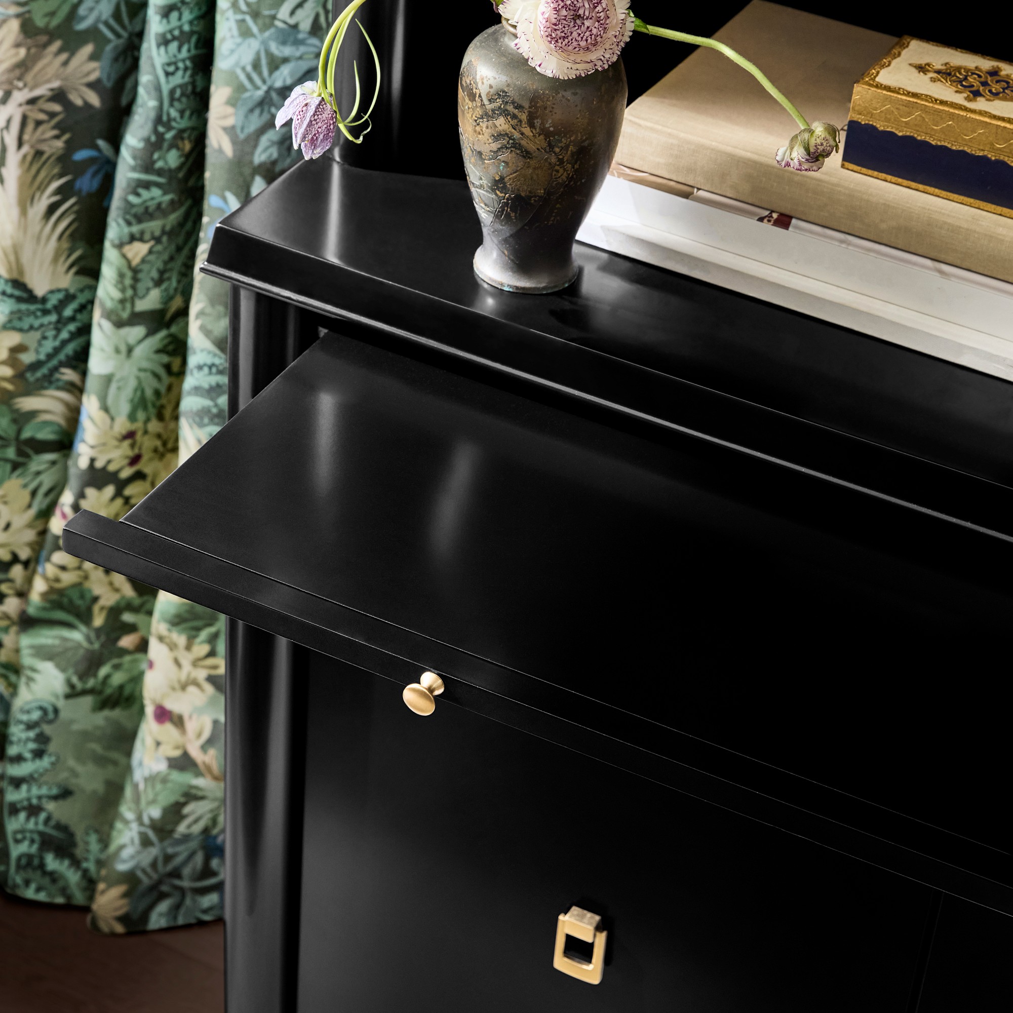 Lacourte Storage Hutch (37