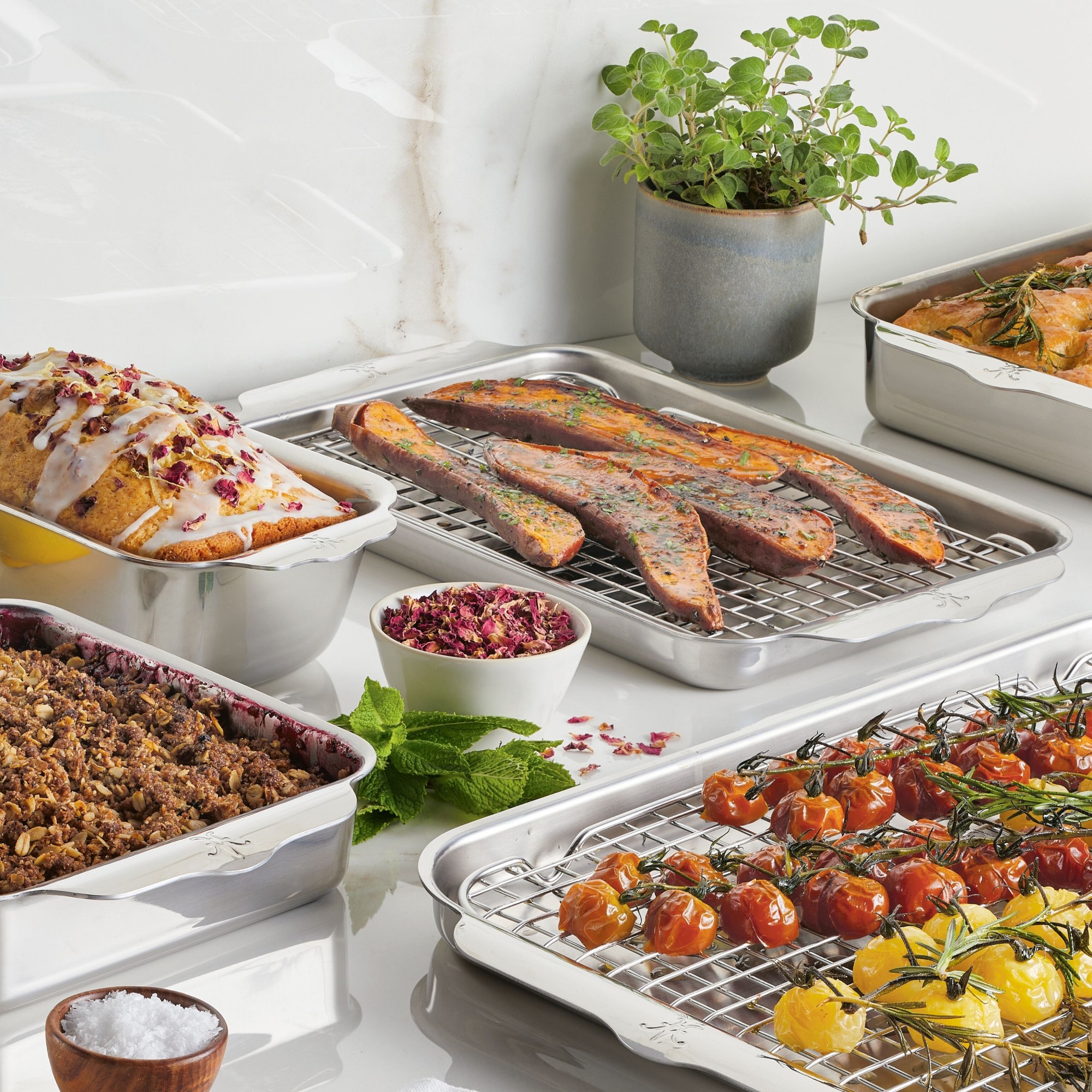 Hestan OvenBond Stainless-Steel Round Cake Pan, 9