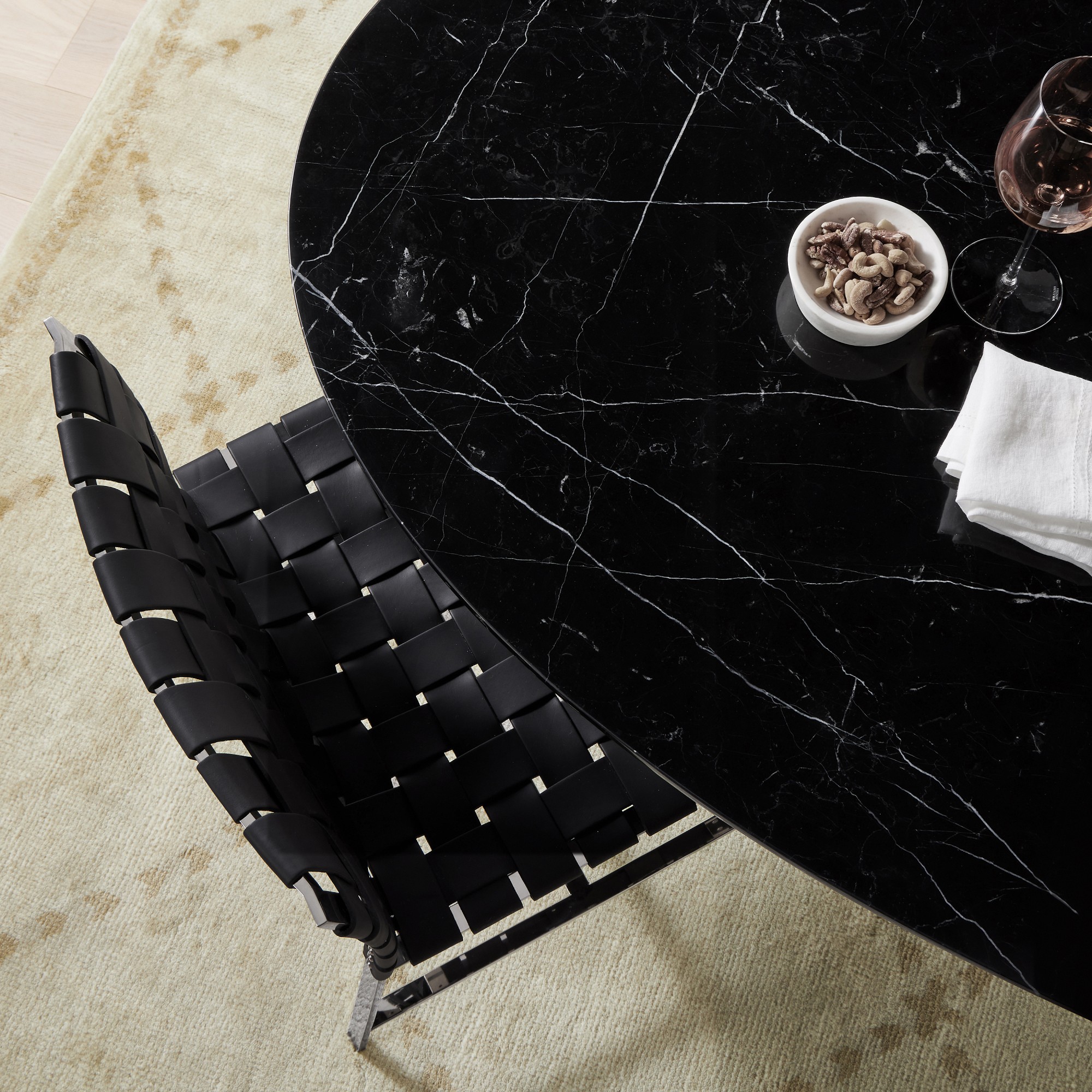 Tulip Oval Pedestal Dining Table (70