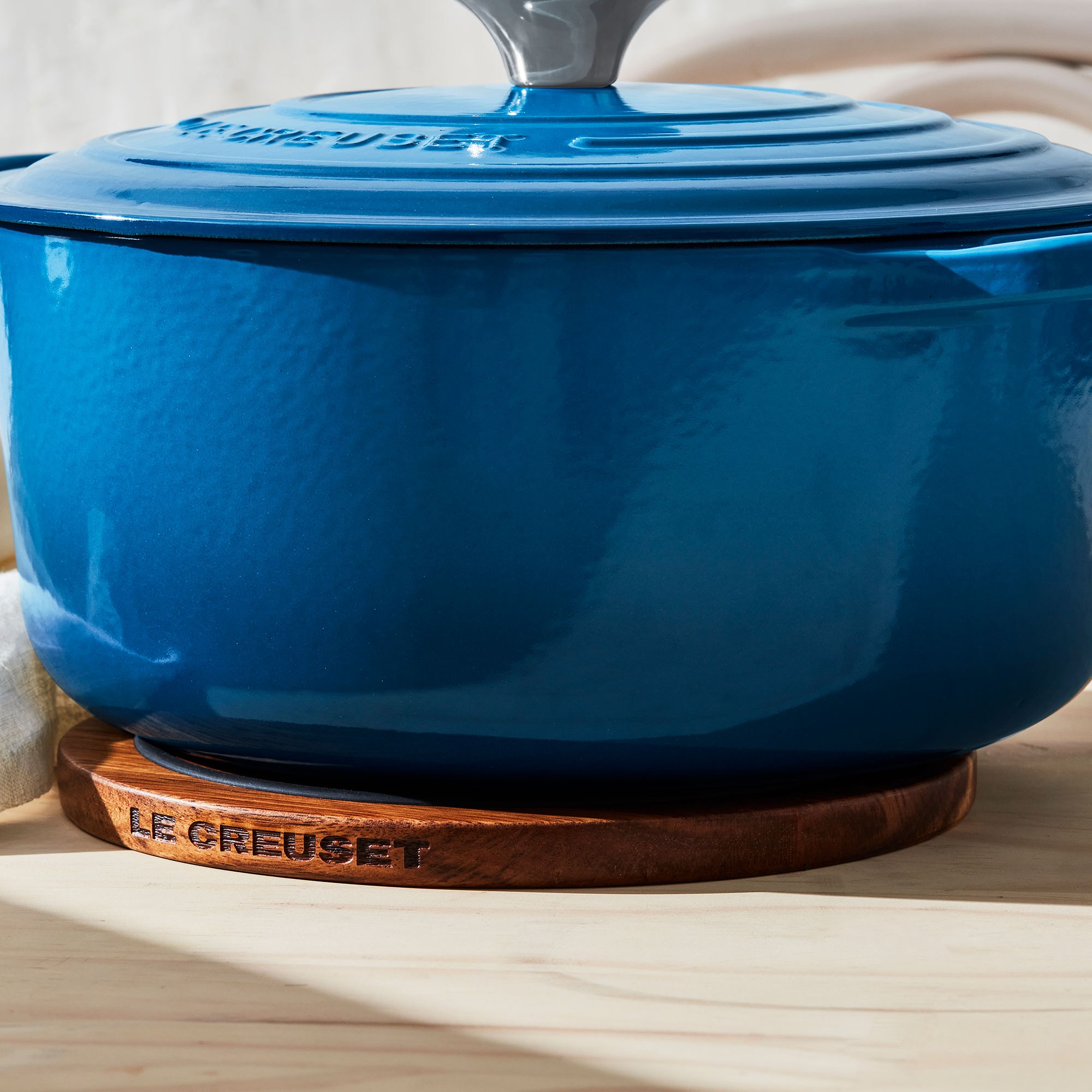 Le Creuset Magnetic Wooden Trivet, 8