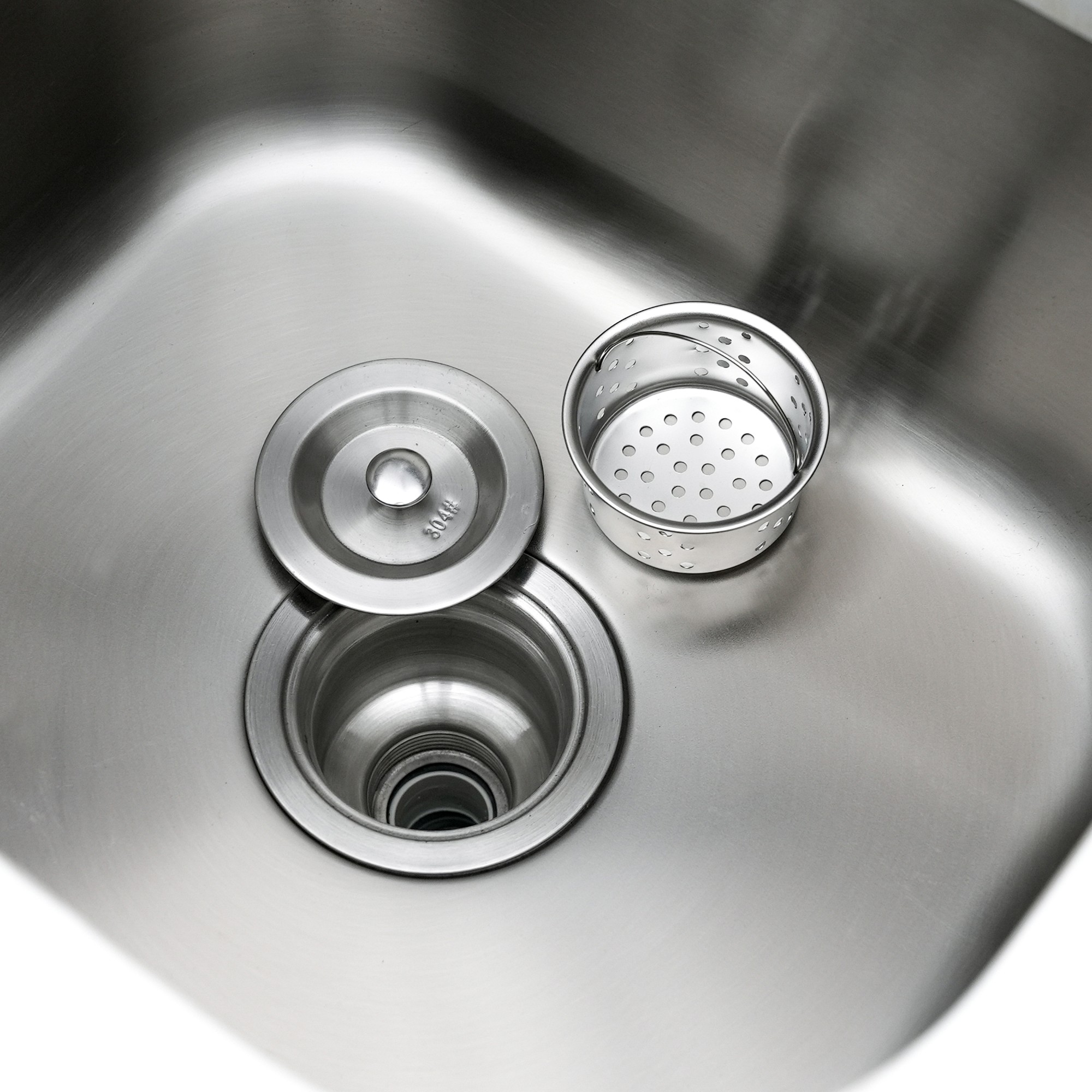 Mont Alpi 805 Deluxe Island with Beverage Center, Fridge, & Corner Module