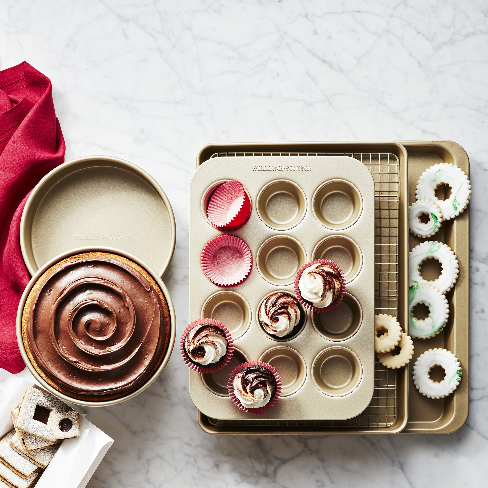 Williams Sonoma Goldtouch® Pro Nonstick Corrugated Cookie Sheet