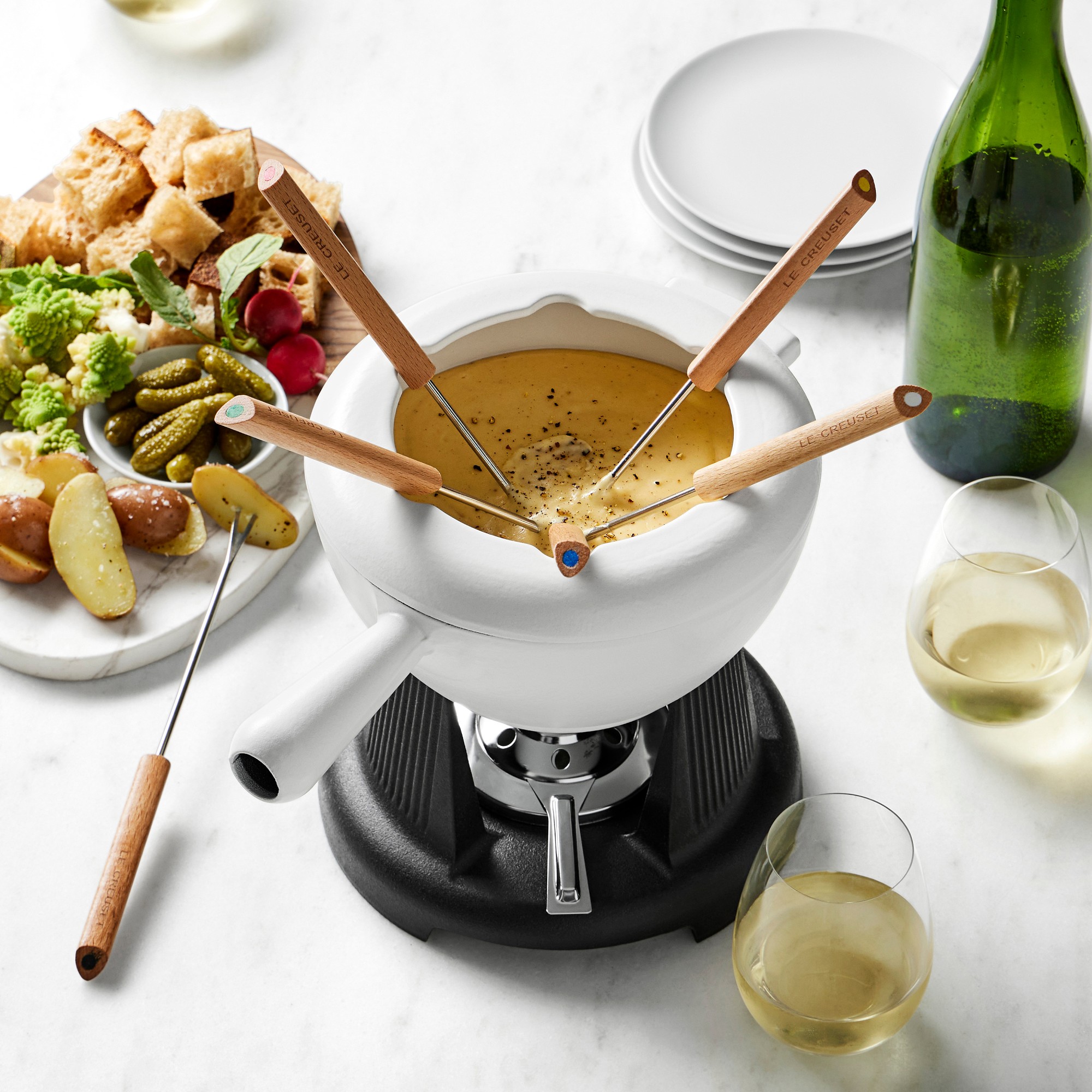 Le Creuset Enameled Cast Iron Fondue Pot, 2 1/2-Qt.