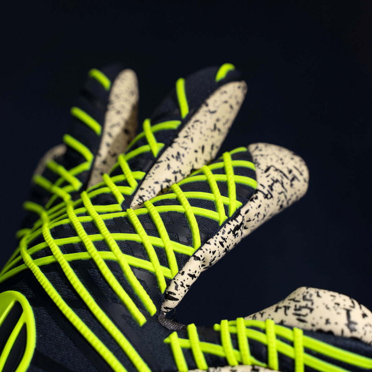 Prediction Supergrip+ Finger Surround